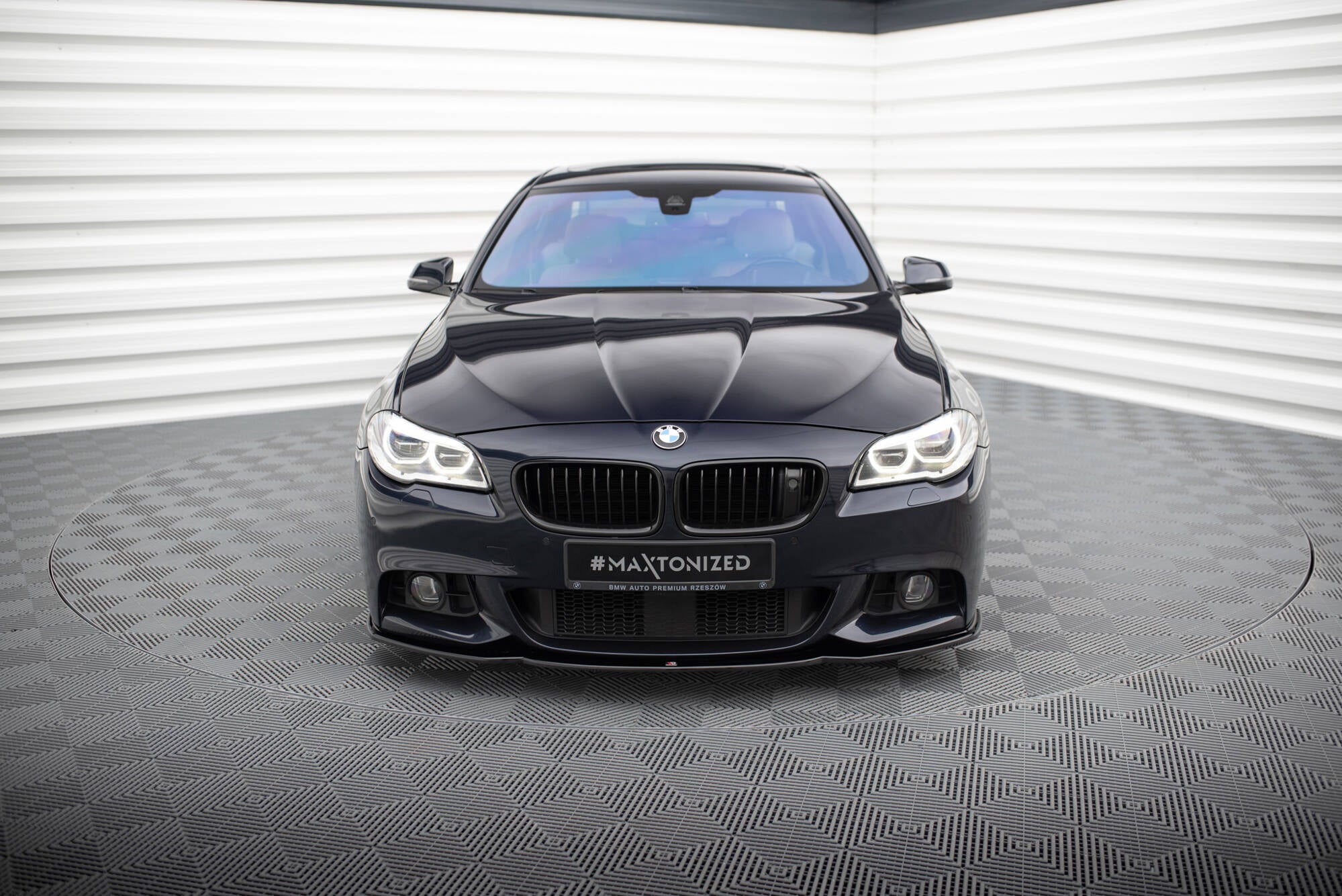 Maxton Design Street+ Spoilerlippe Front Ansatz V.2 passend für BMW 5er M-Paket F10/F11 schwarz Hochglanz