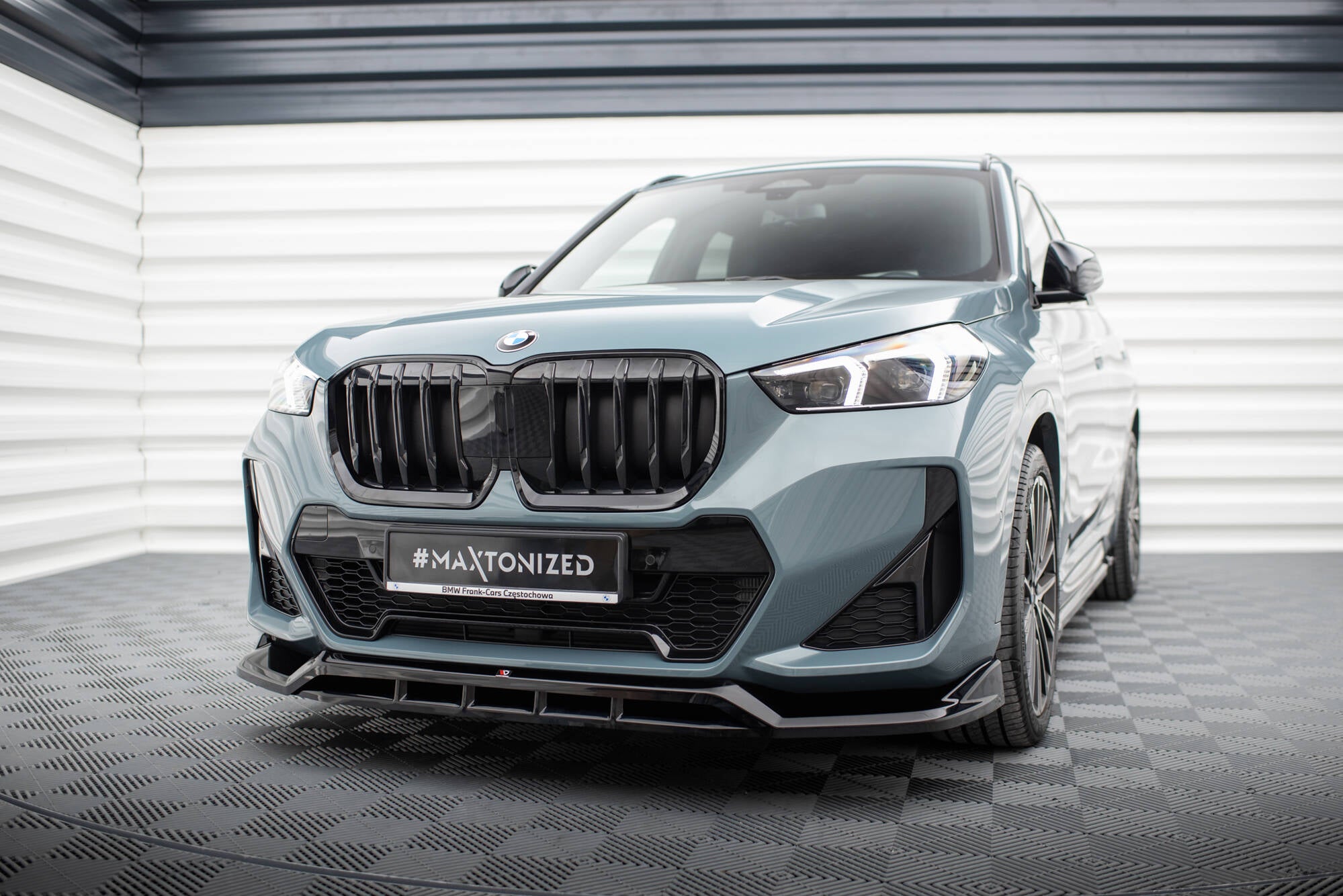 Maxton Design Street+ Spoilerlippe Front Ansatz passend für BMW X1 M-Paket U11 schwarz Hochglanz