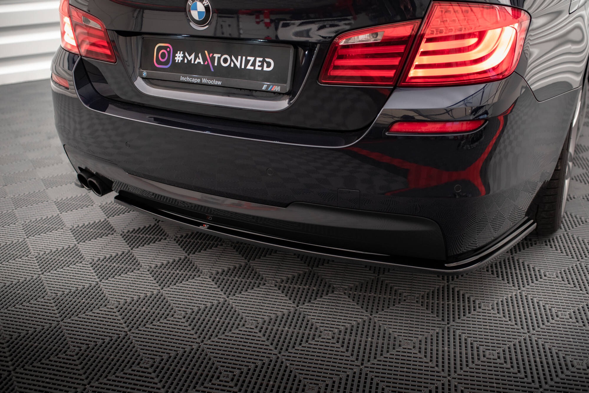 Maxton Design Diffusor Heck Ansatz passend für BMW 5er M-Paket F10 / F11 schwarz Hochglanz