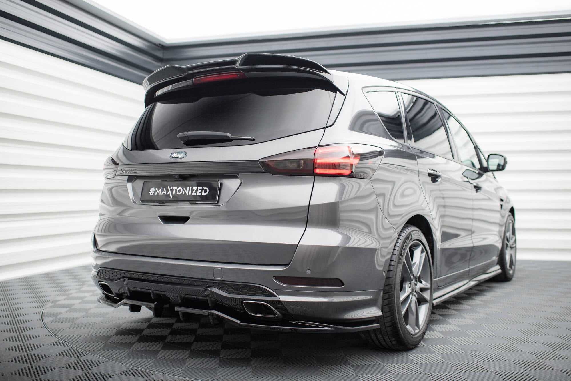 Maxton Design Spoiler CAP 3D passend für Ford S-Max ST-Line Mk2 Facelift schwarz Hochglanz