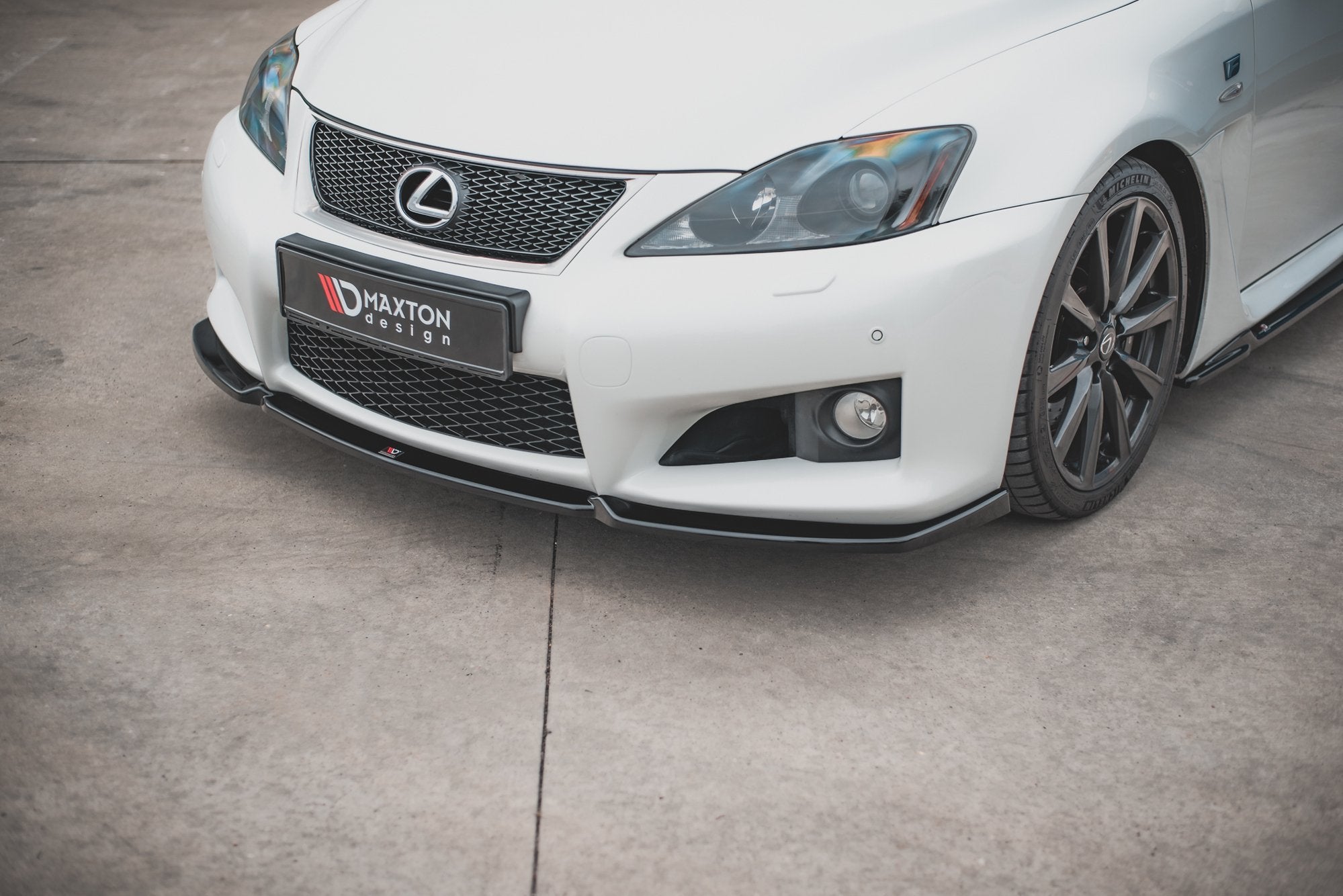 Maxton Design Street+ Spoilerlippe Front Ansatz V.1 passend für Lexus IS F Mk2 schwarz Hochglanz