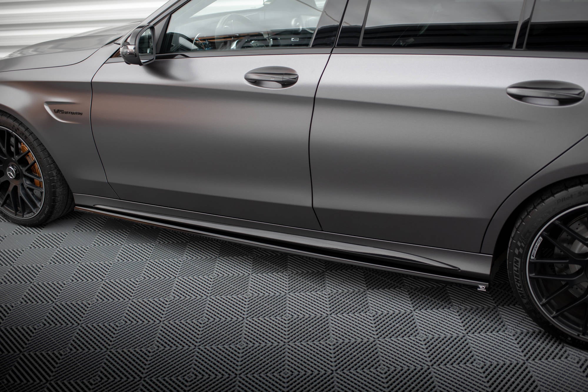 Maxton Design Street+ Seitenschweller Leisten passend für Mercedes-AMG C63 Limousine / Kombi W205 Facelift schwarz Hochglanz