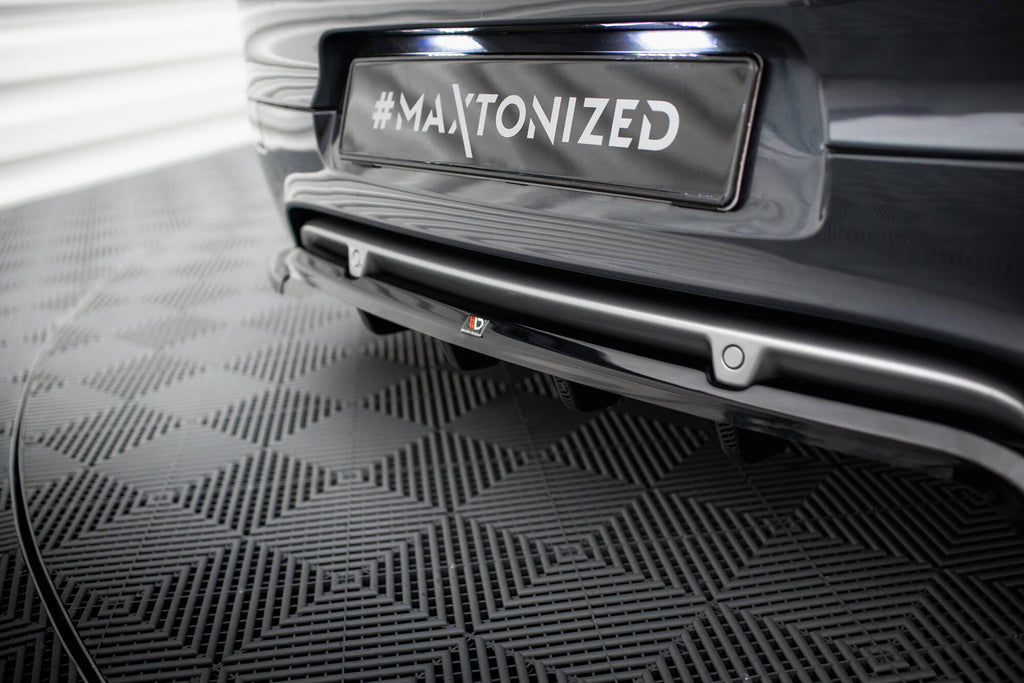 Maxton Design Street+ Mittlerer Diffusor RACE passend für Renault Megane GT MK3 Facelift schwarz Hochglanz