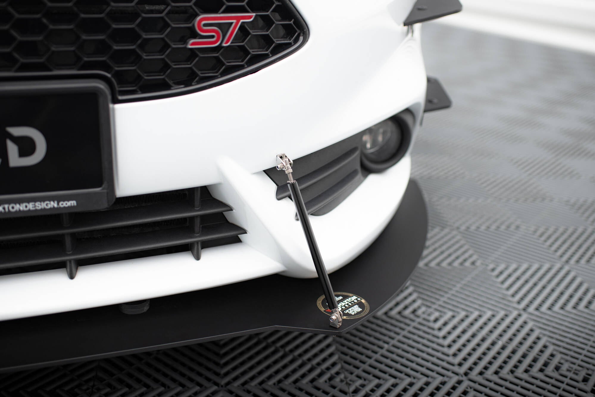 Maxton Design Front Sport Diffusor V.1 Ford Fiesta ST Mk7 FL für Ford Fiesta ST