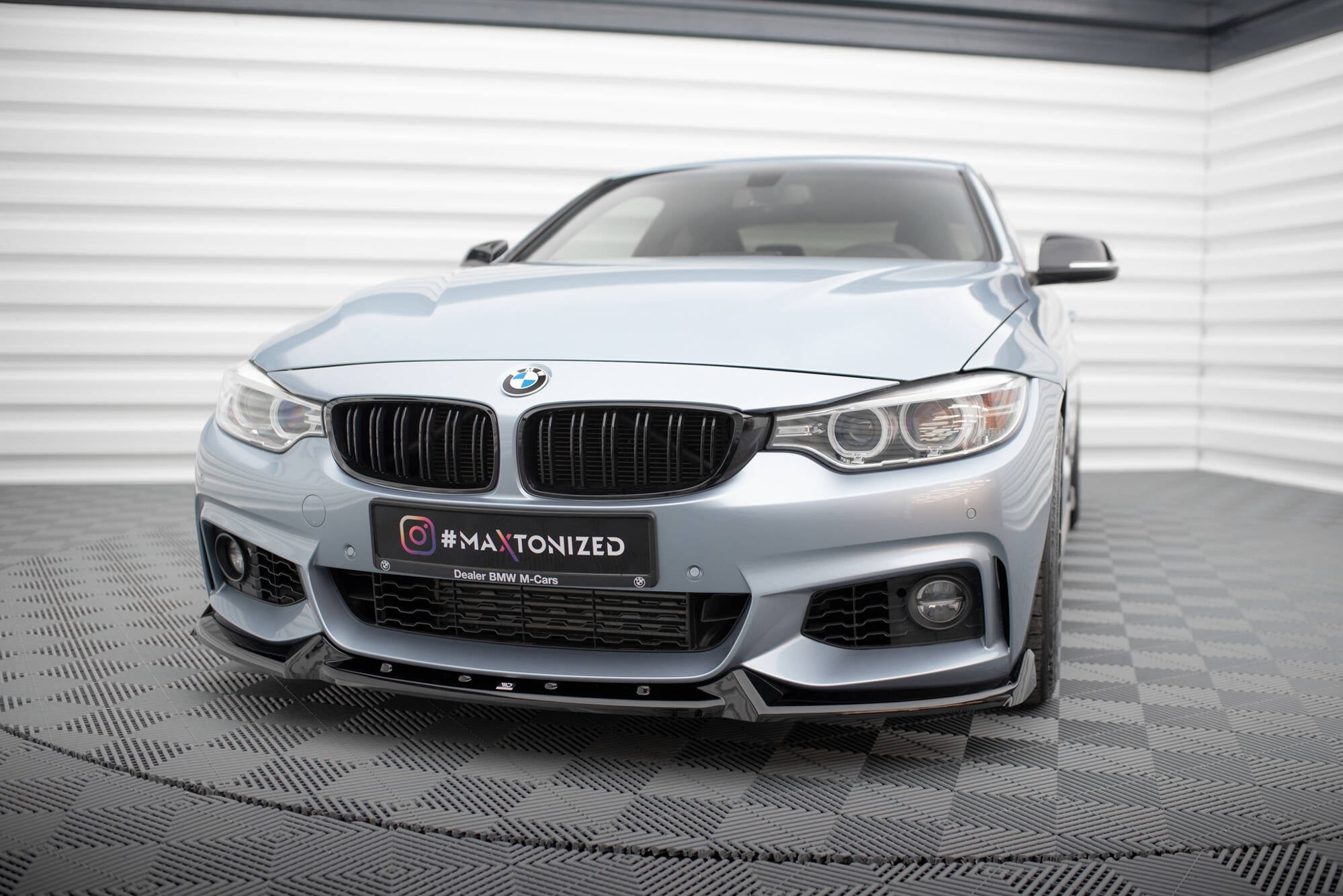 Maxton Design Street+ Spoilerlippe Front Ansatz V.4 passend für BMW 4er Coupe / Gran Coupe / Cabrio M-Paket F32 / F36 / F33 schwarz Hochglanz