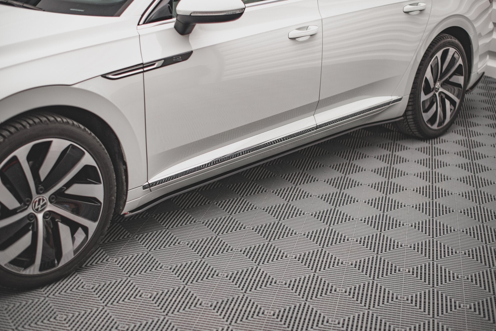 Maxton Design Street Pro Street+ Seitenschweller Leisten passend für V.1 passend für VW Arteon R/ R-Line Limousine / Shooting Brake Mk1 Facelift