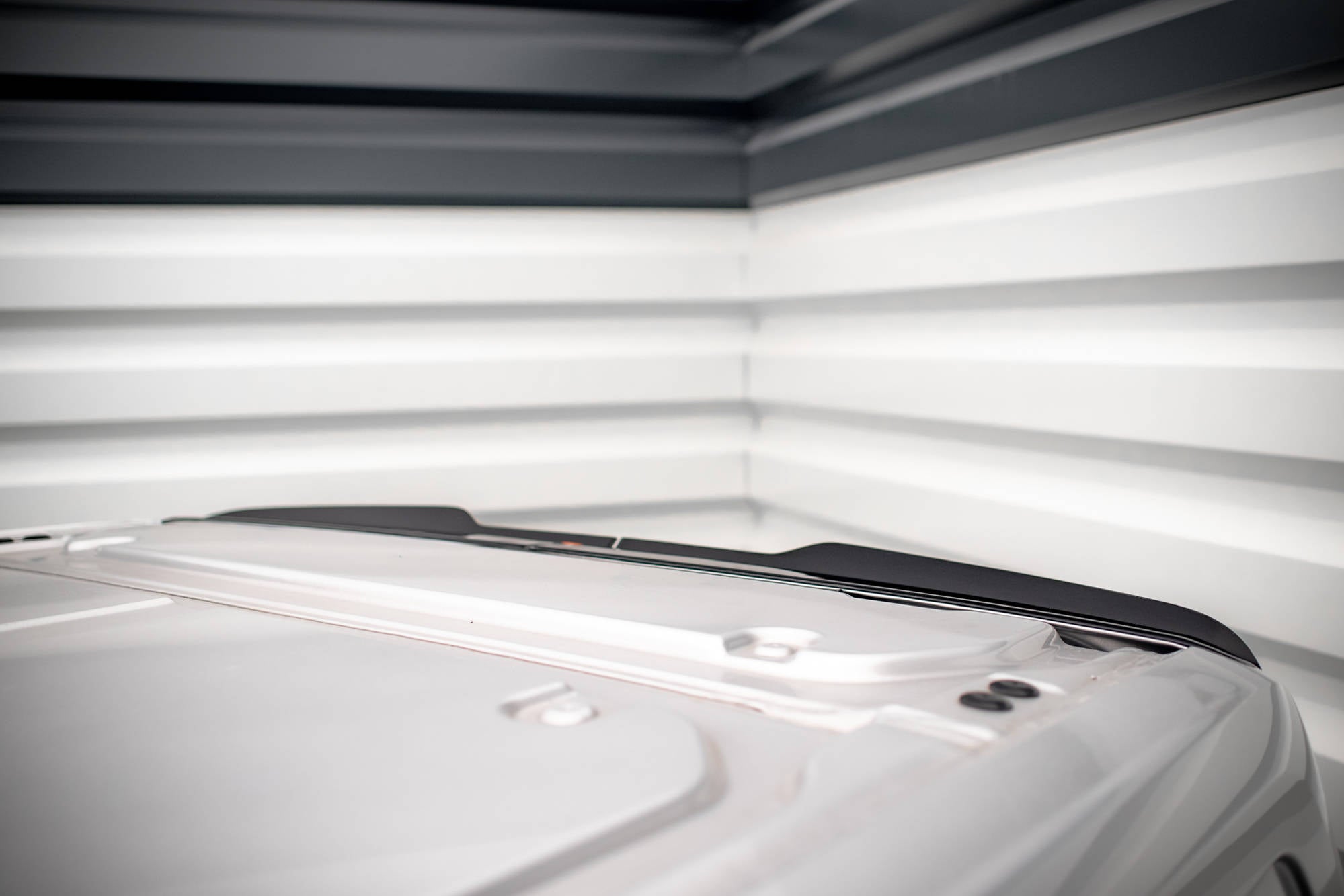 Maxton Design Spoiler CAP passend für Ford Transit Custom Mk1 schwarz Hochglanz