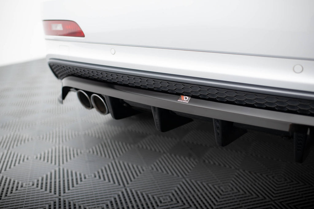 Maxton Design Street+ Mittlerer Diffusor RACE passend für Audi Q3 S-line 8U schwarz Hochglanz