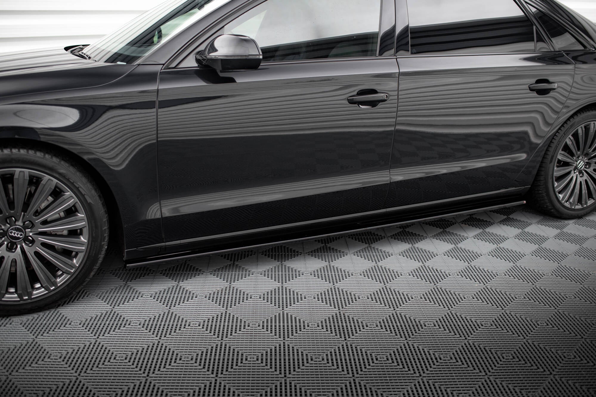 Maxton Design Street+ Seitenschweller Leisten passend für Audi A8 Lang D4 schwarz Hochglanz