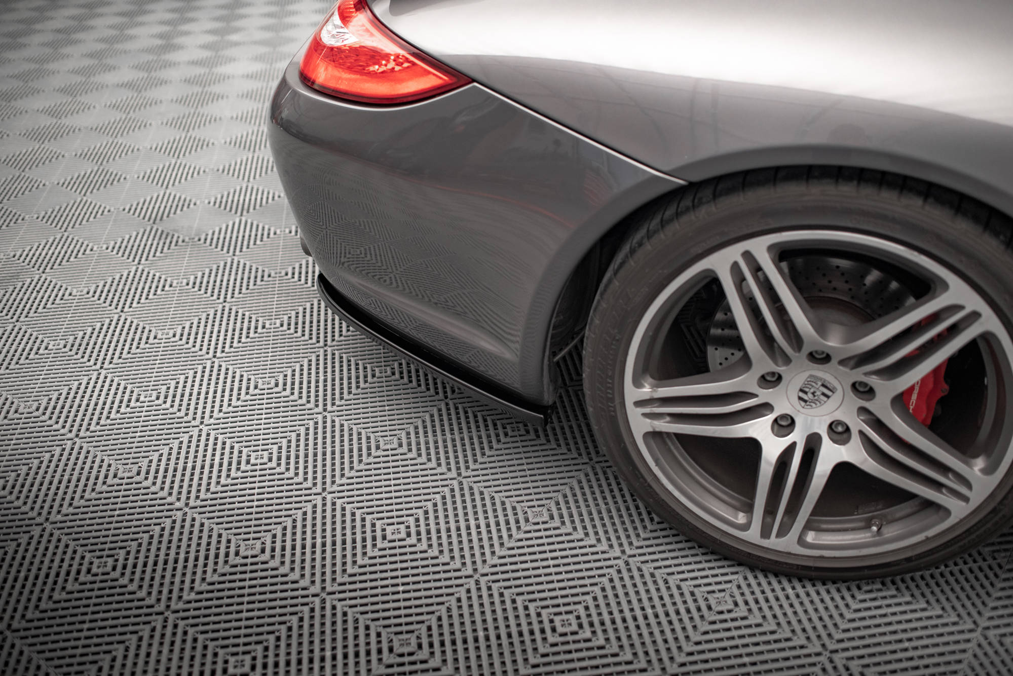 Maxton Design Heck Ansatz Flaps Diffusor für Porsche 911 Carrera / Carrera GTS 997 Facelift schwarz Hochglanz