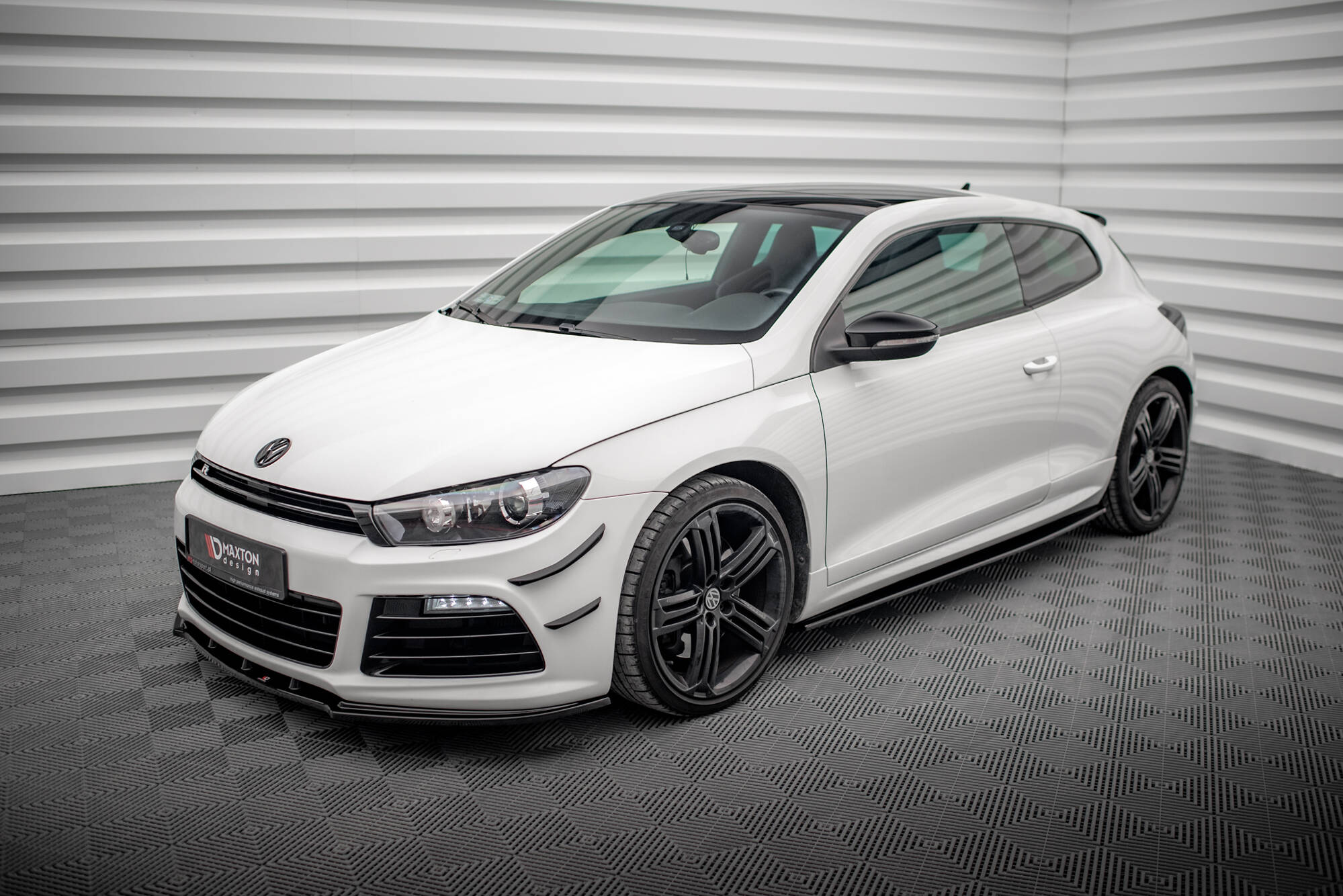 Maxton Design Street+ Seitenschweller Leisten passend für VW Scirocco R Mk3 / Mk3 Facelift schwarz Hochglanz