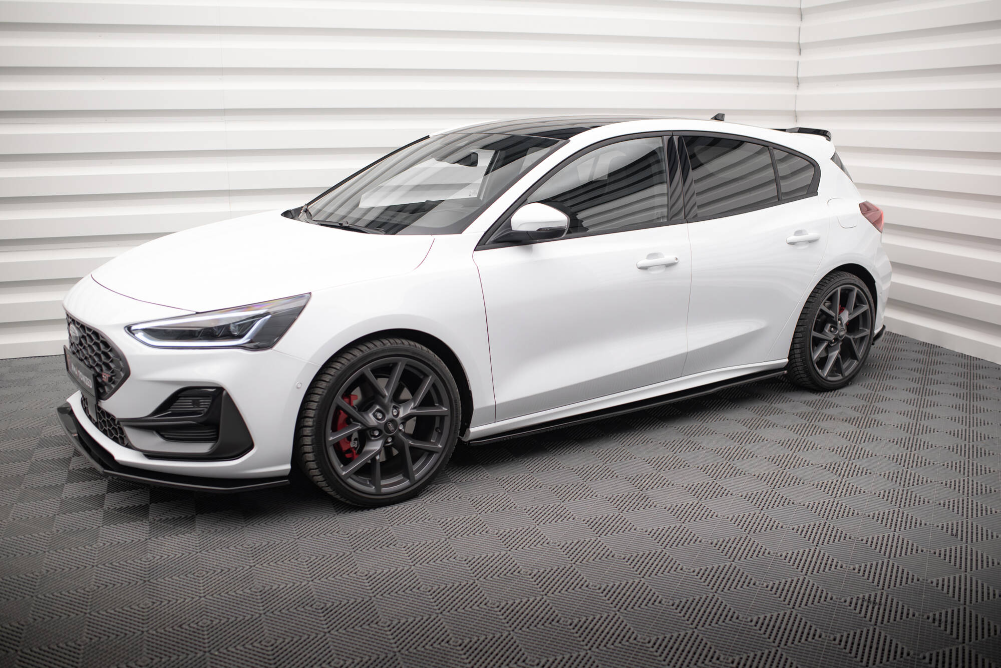 Maxton Design Street+ Seitenschweller Leisten passend für V.3 passend für Ford Focus ST / ST-Line Mk4 Facelift schwarz Hochglanz