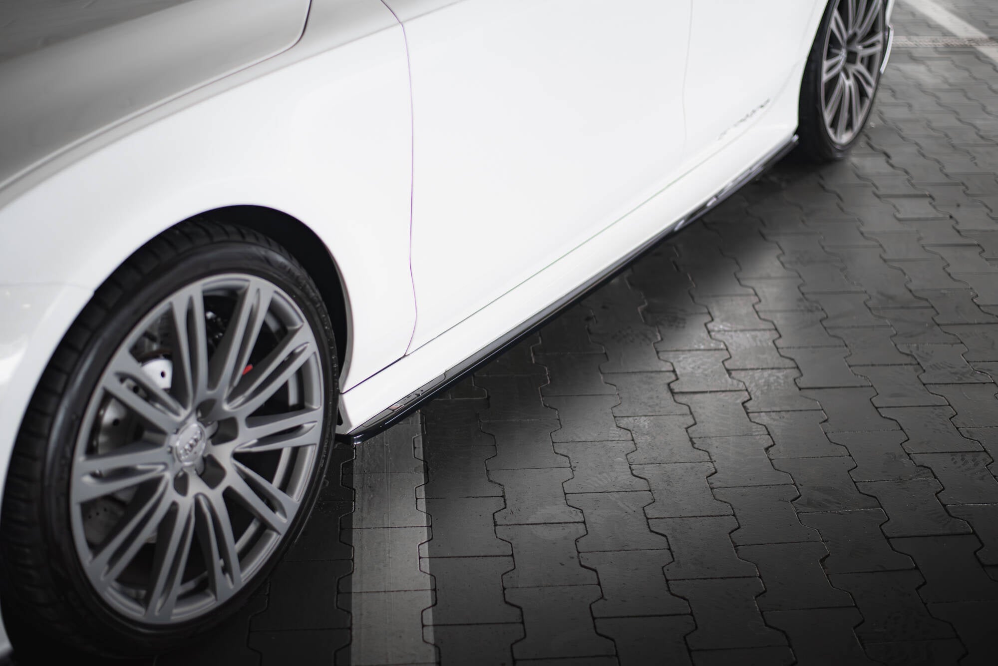 Maxton Design Street+ Seitenschweller Leisten V.2 passend für Audi RS7 C7 schwarz Hochglanz