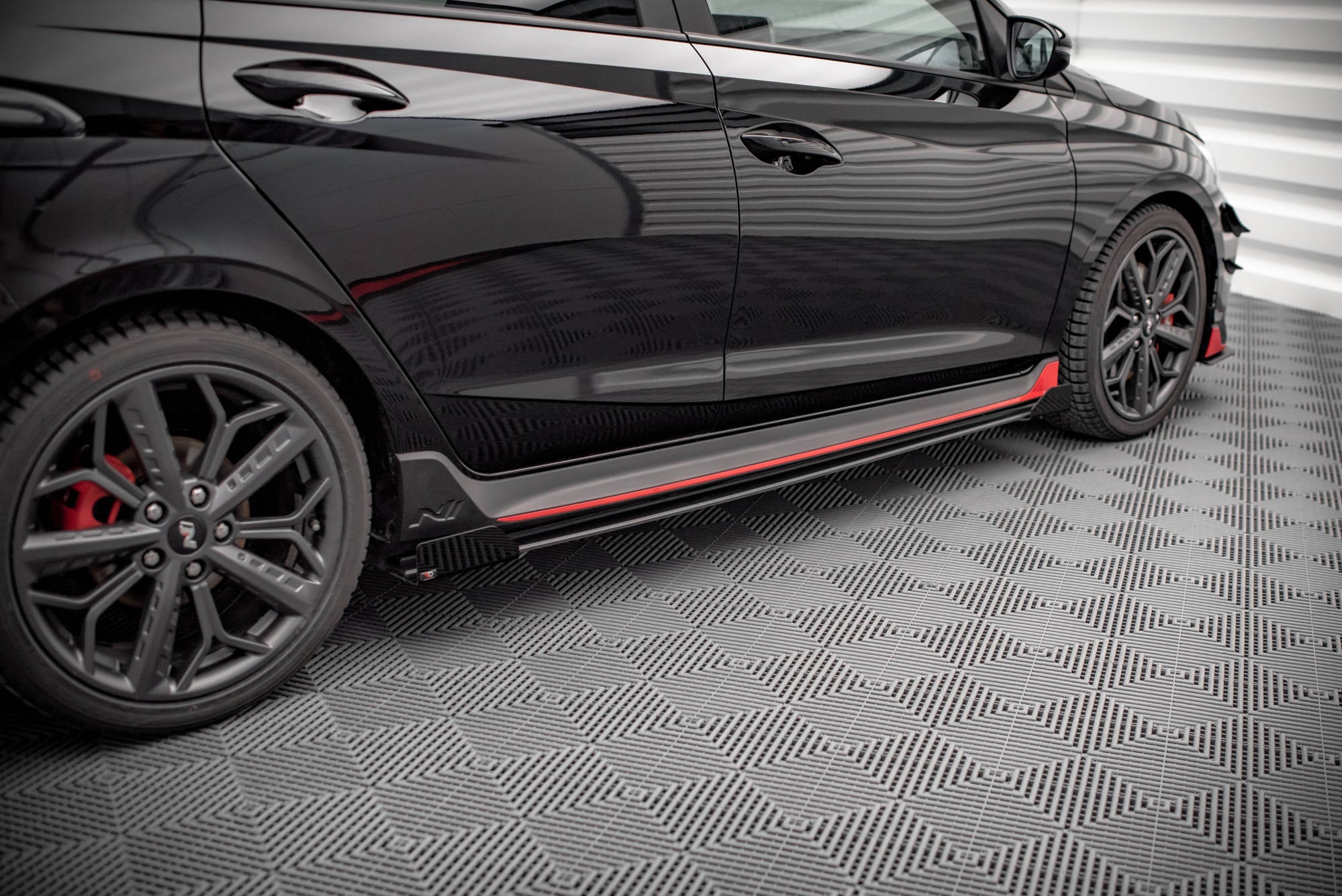 Maxton Design Street Pro Street+ Seitenschweller Leisten + Flaps passend für Hyundai I20 N Mk3 schwarz Hochglanz
