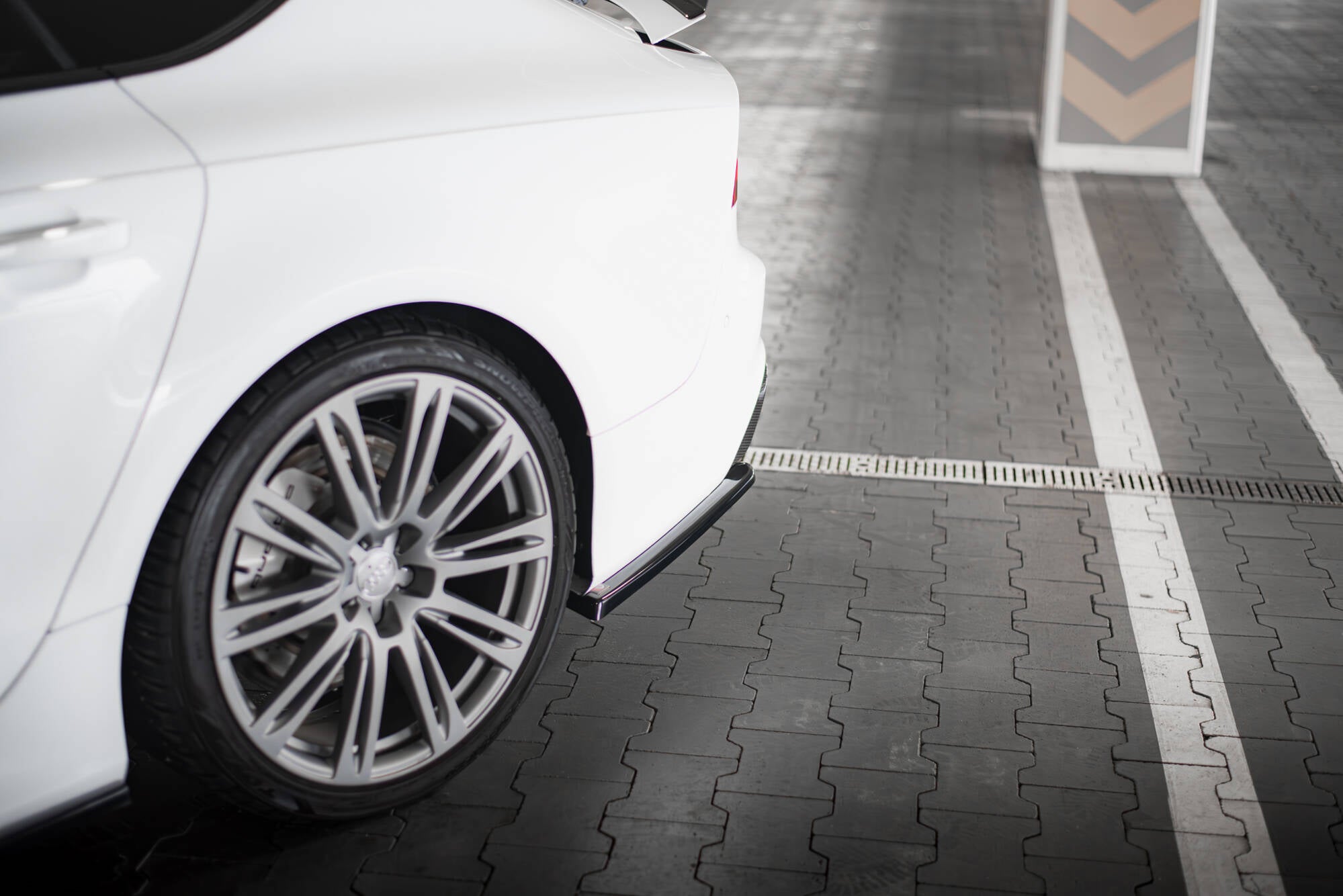 Maxton Design Heck Ansatz Flaps Diffusor V.2 passend für Audi RS7 C7 schwarz Hochglanz