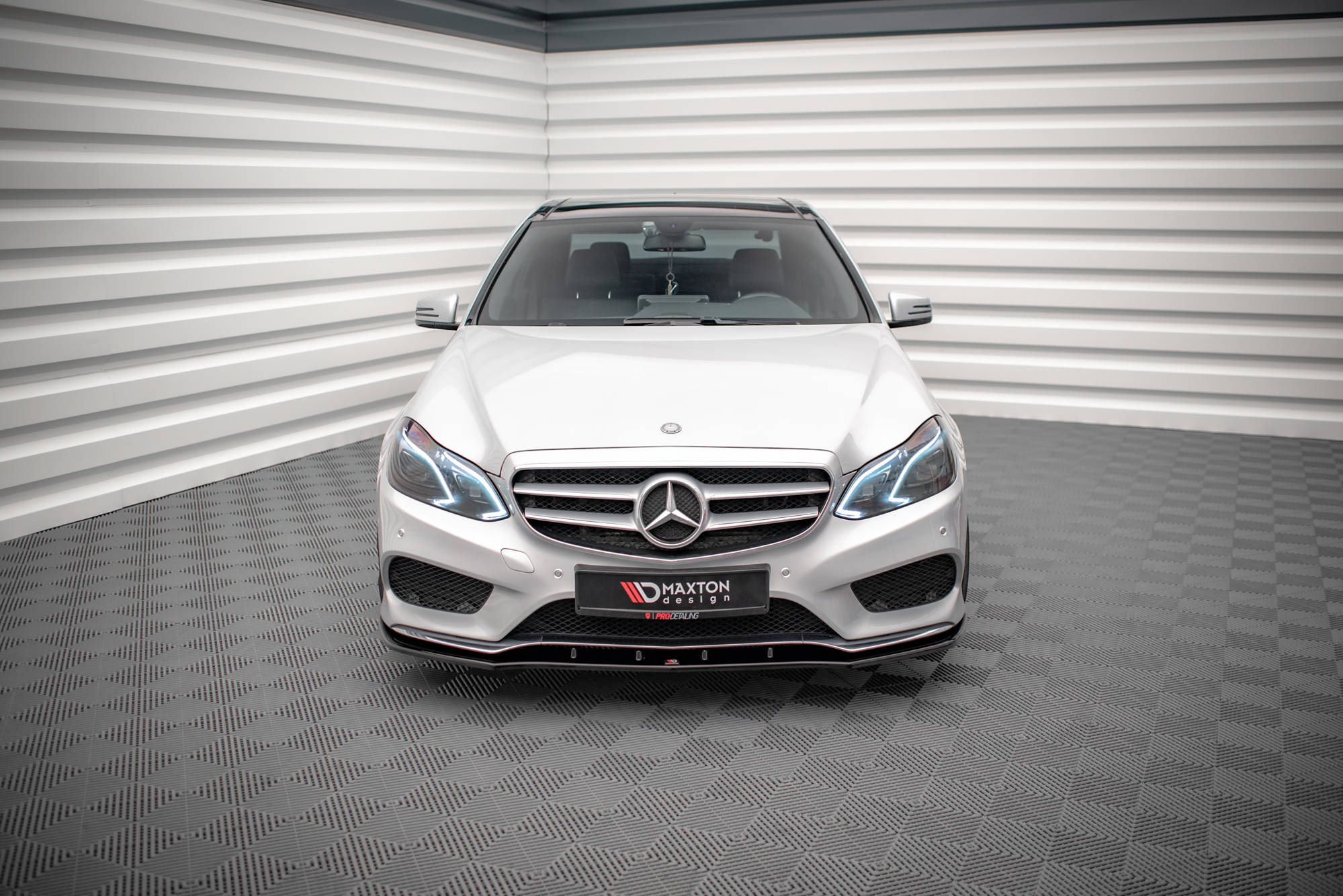 Maxton Design Street+ Spoilerlippe Front Ansatz V.1 passend für Mercedes-Benz E AMG-Line Limousine W212 Facelift schwarz Hochglanz