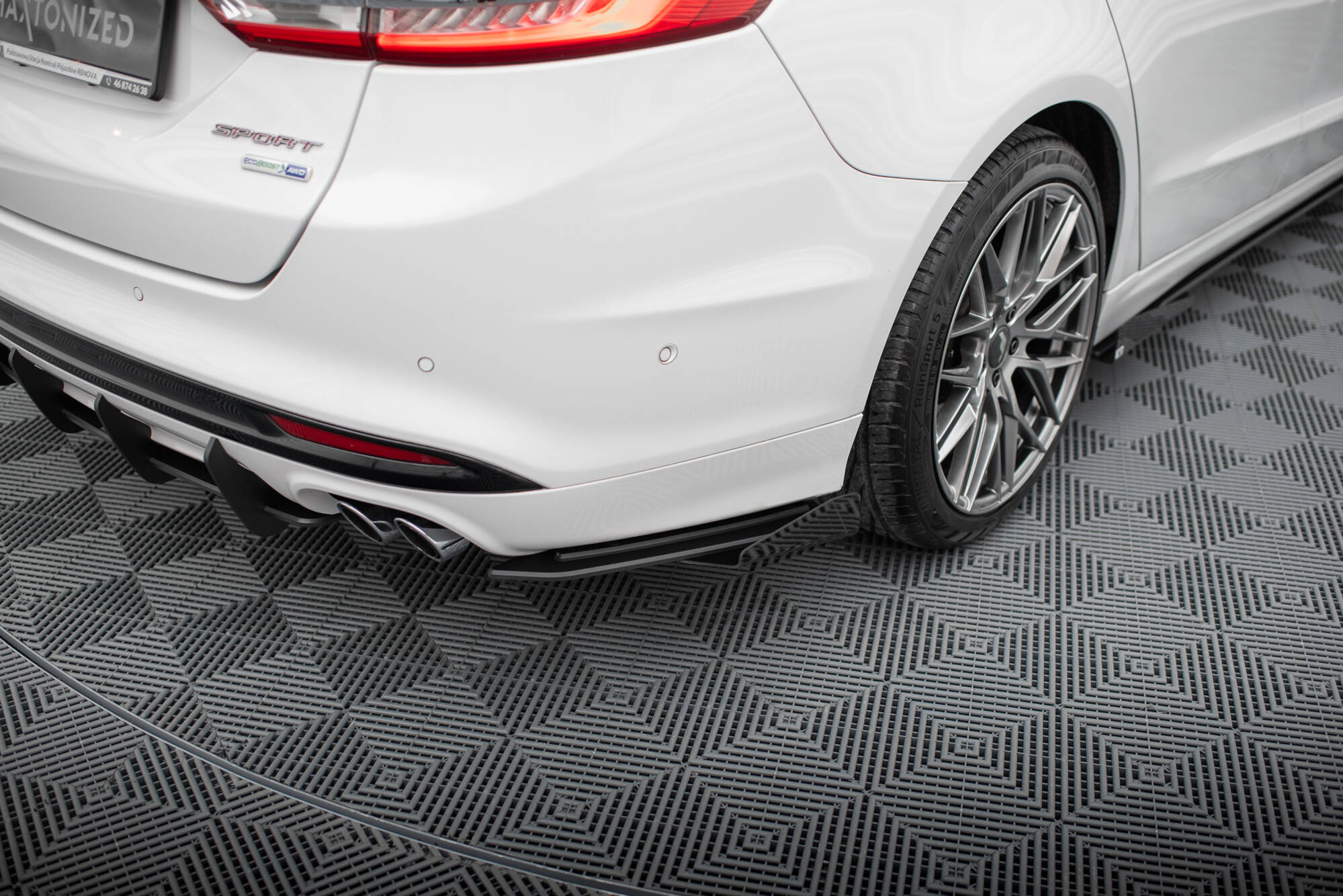 Maxton Design Street Pro Heck Ansatz Flaps Diffusor + Flaps passend für Ford Mondeo Sport Mk5 Facelift / Fusion Sport Mk2 Facelift schwarz Hochglanz
