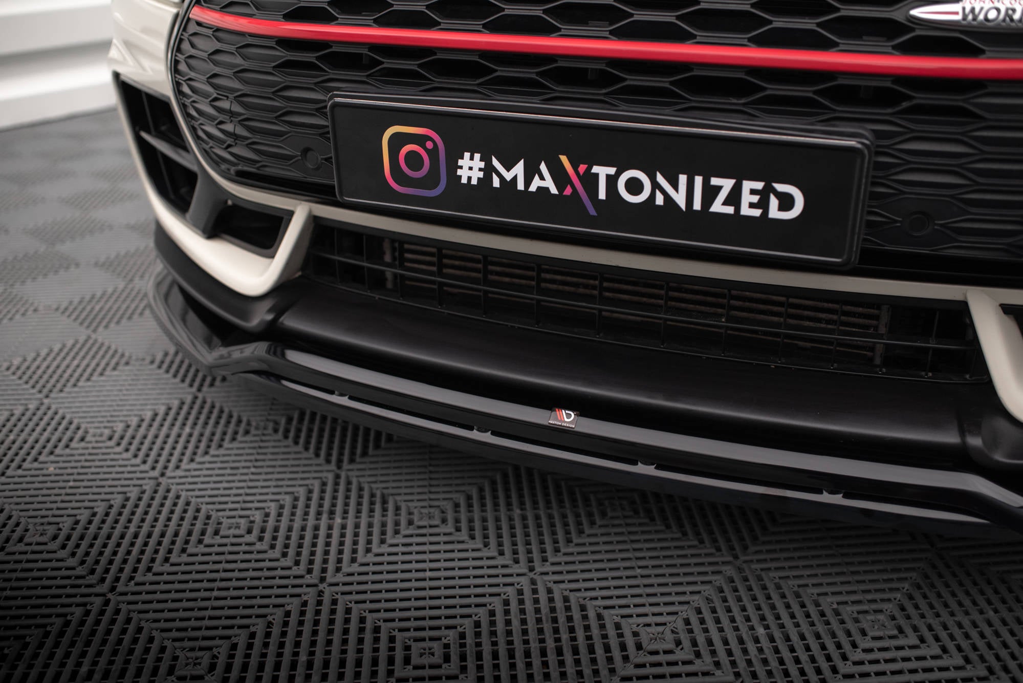 Maxton Design Street+ Spoilerlippe Front Ansatz V.2 passend für Mini Cooper Clubman John Cooper Works F54 Facelift schwarz Hochglanz