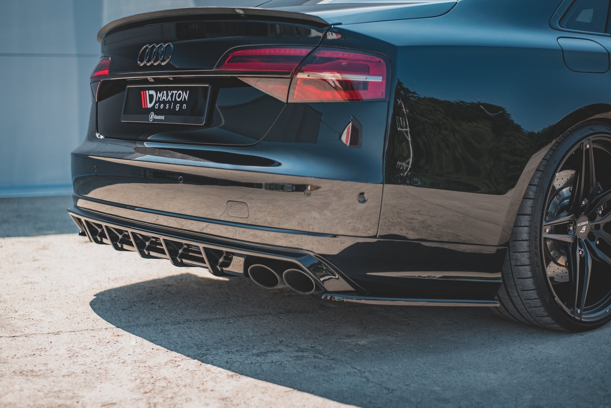 Maxton Design Heck Ansatz Flaps Diffusor V.2 passend für Audi S8 D4 Facelift schwarz Hochglanz