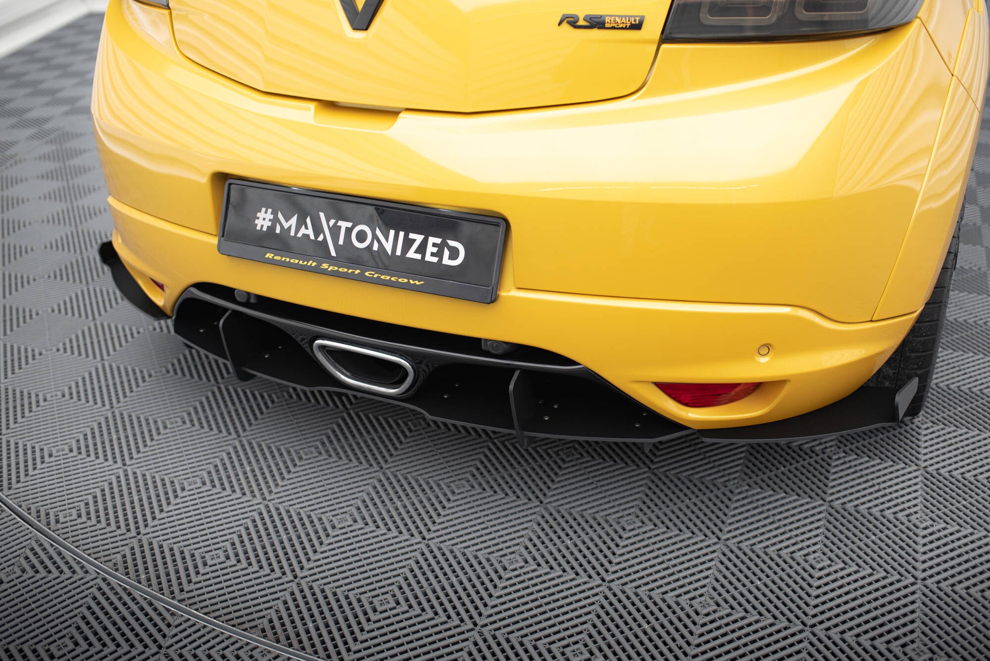 Maxton Design Heck Ansatz Flaps Diffusor passend für RENAULT MEGANE MK3 RS