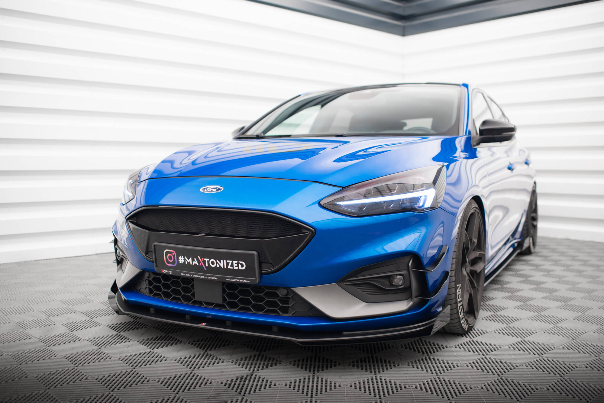 Maxton Design Flaps Ford Focus ST / ST-Line Mk4 schwarz Hochglanz für Ford Focus St-Line