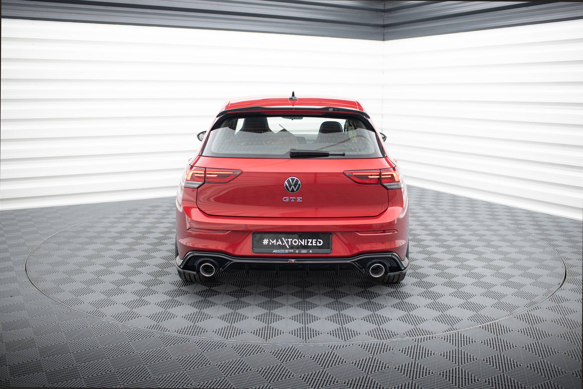 Maxton Design Heck Ansatz Flaps Diffusor V.3 passend für VW Golf GTI Mk8 schwarz Hochglanz