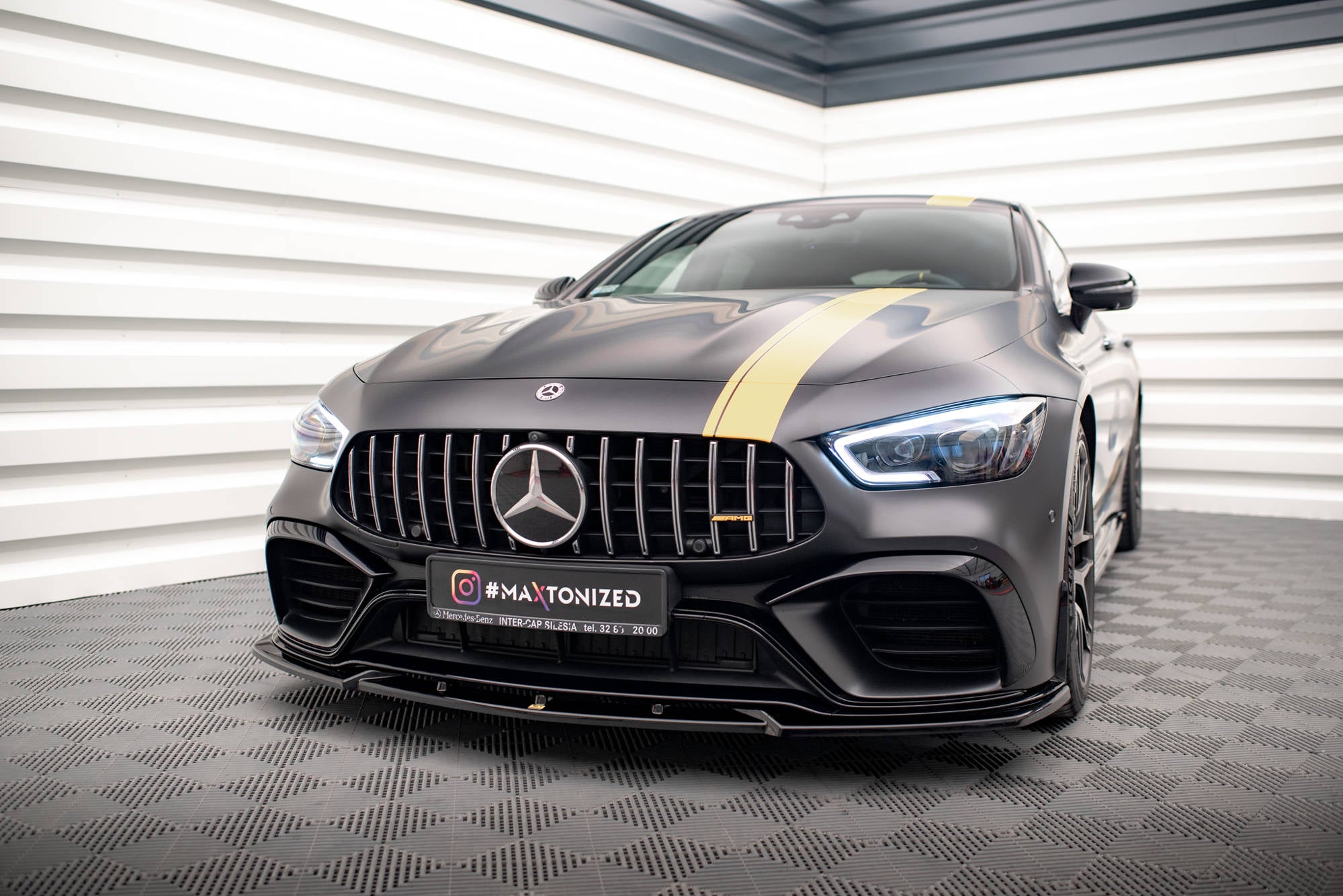 Maxton Design Street+ Spoilerlippe Front Ansatz V.3 passend für Mercedes-AMG GT 63S 4 Door Coupe Aero X290 schwarz Hochglanz