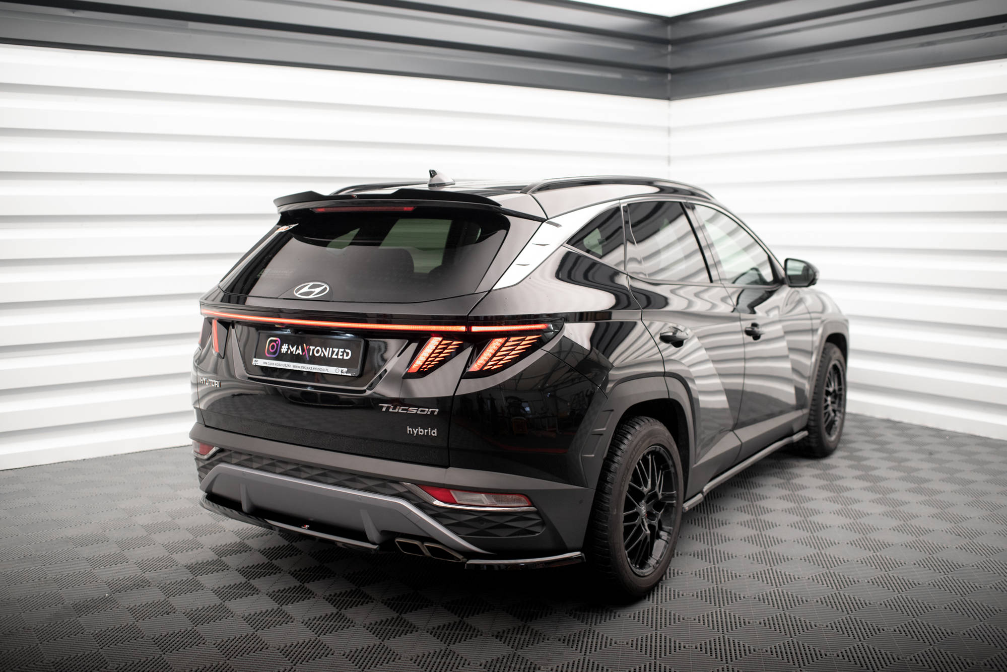 Maxton Design Heck Ansatz Flaps Diffusor passend für Hyundai Tucson Mk4 schwarz Hochglanz
