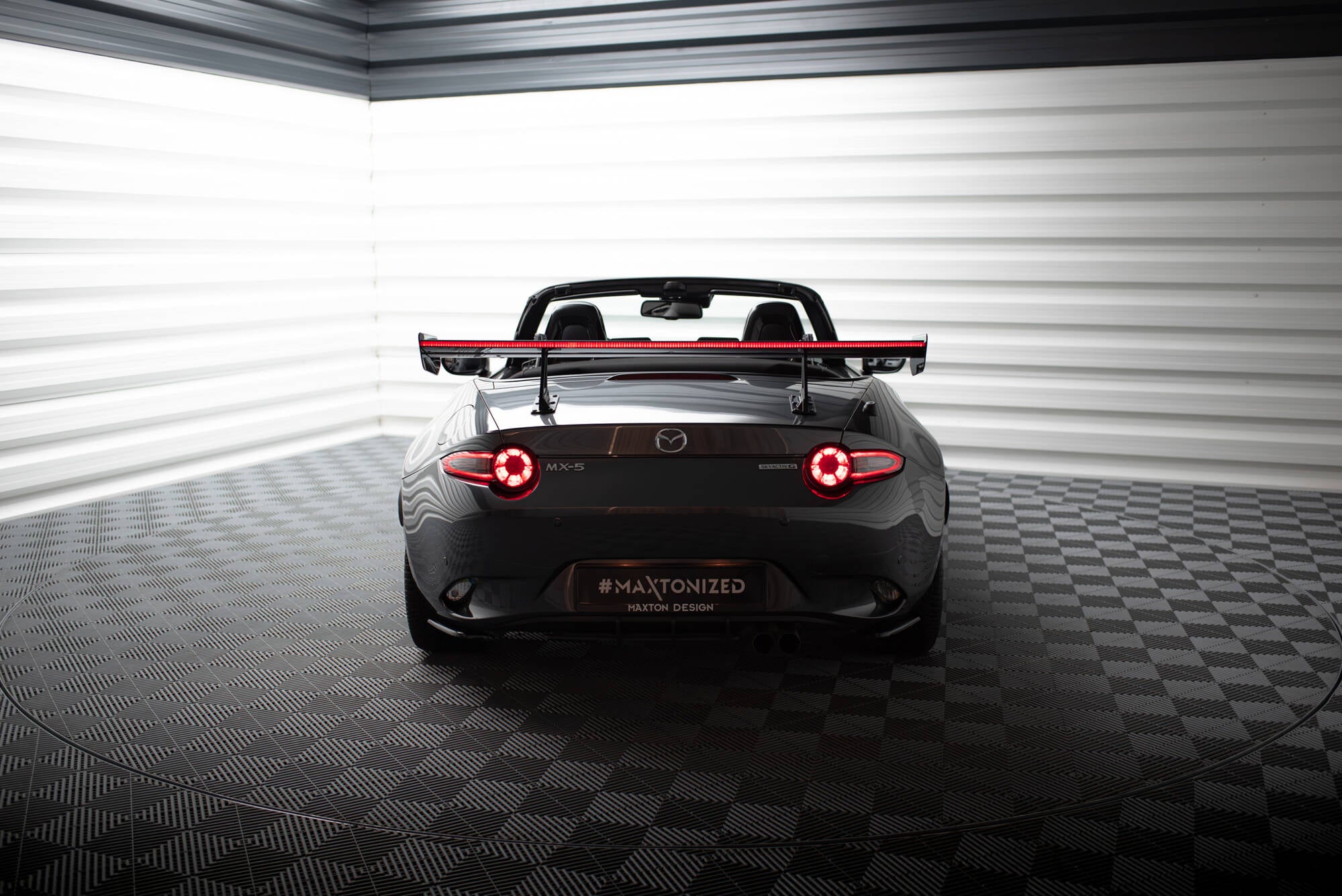 Maxton Design Carbon Spoiler With Upper Swan Mounting + LED Mazda MX-5 ND (Mk4) für Mazda MX-5 Mk4 (ND)