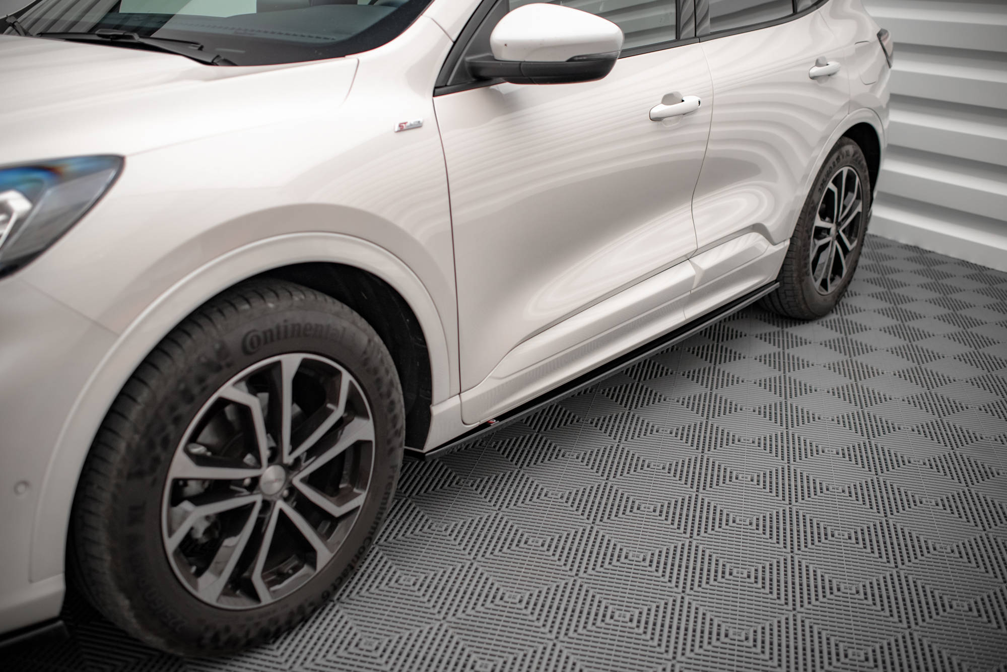 Maxton Design Street+ Seitenschweller Leisten passend für Ford Kuga ST-Line Mk3 schwarz Hochglanz