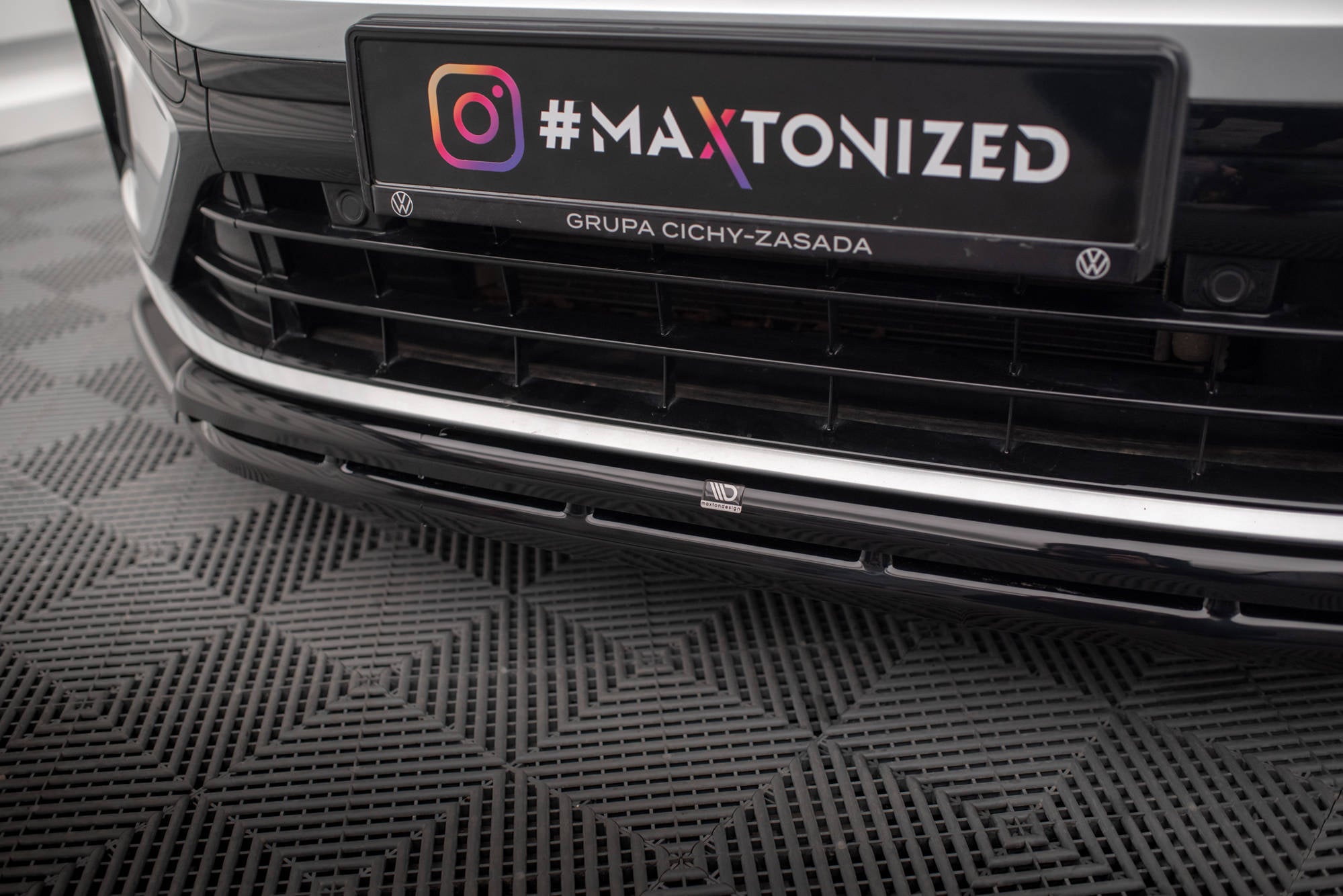 Maxton Design Street+ Spoilerlippe Front Ansatz passend für VW Taigo R-Line Mk1 schwarz Hochglanz