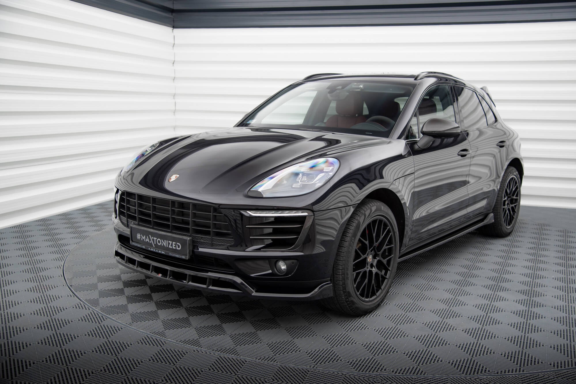 Maxton Design Street+ Spoilerlippe Front Ansatz V.3 passend für Porsche Macan Mk1 schwarz Hochglanz