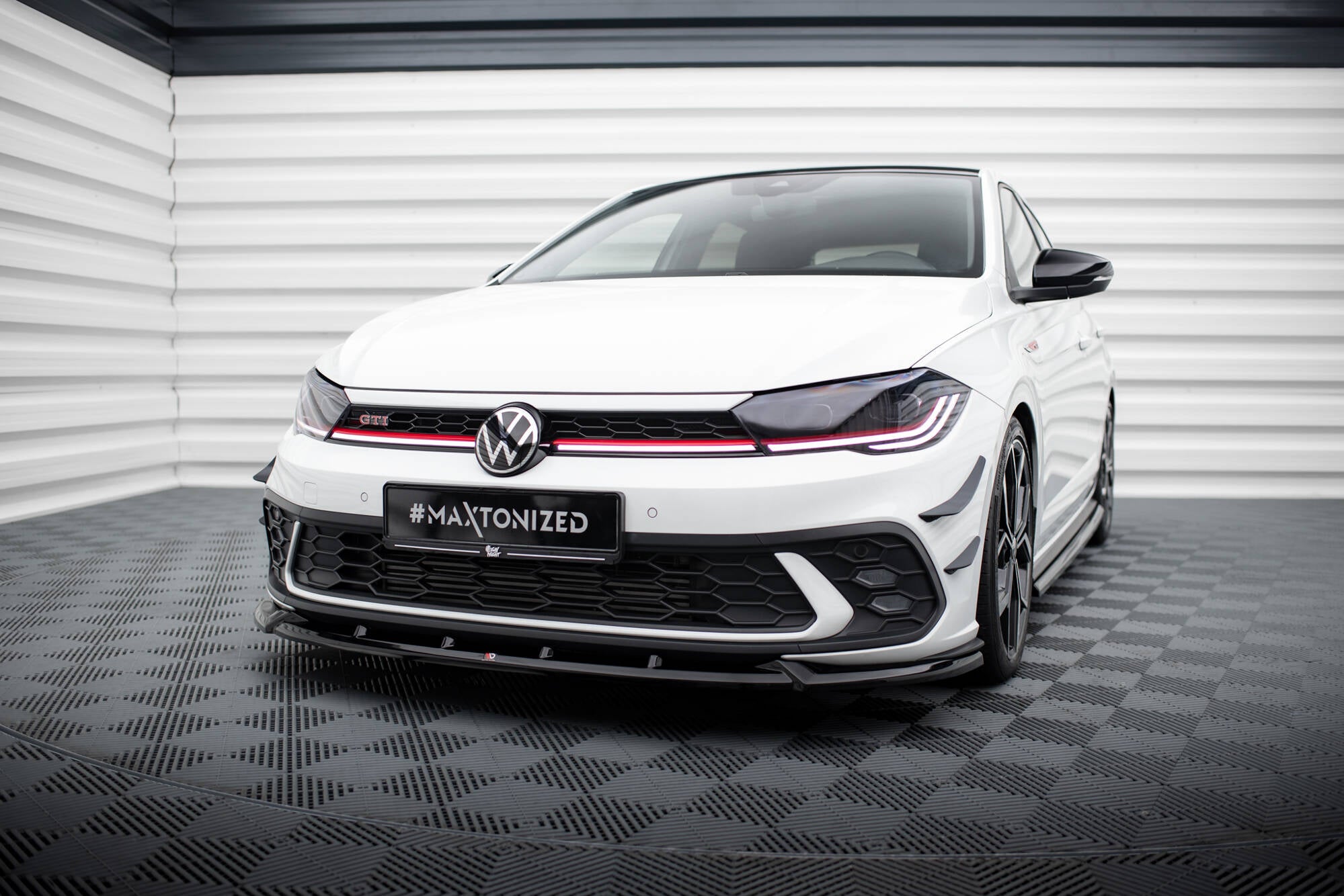 Maxton Design Street+ Spoilerlippe Front Ansatz V.2 passend für VW Polo GTI Mk6 Facelift schwarz Hochglanz