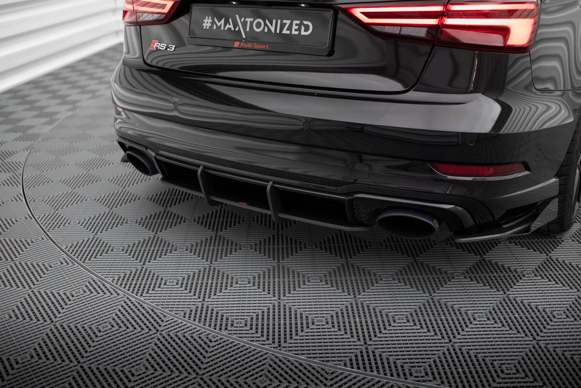 Maxton Design Street Pro Heckschürze V.1 passend für Audi RS3 Limousine 8V Facelift