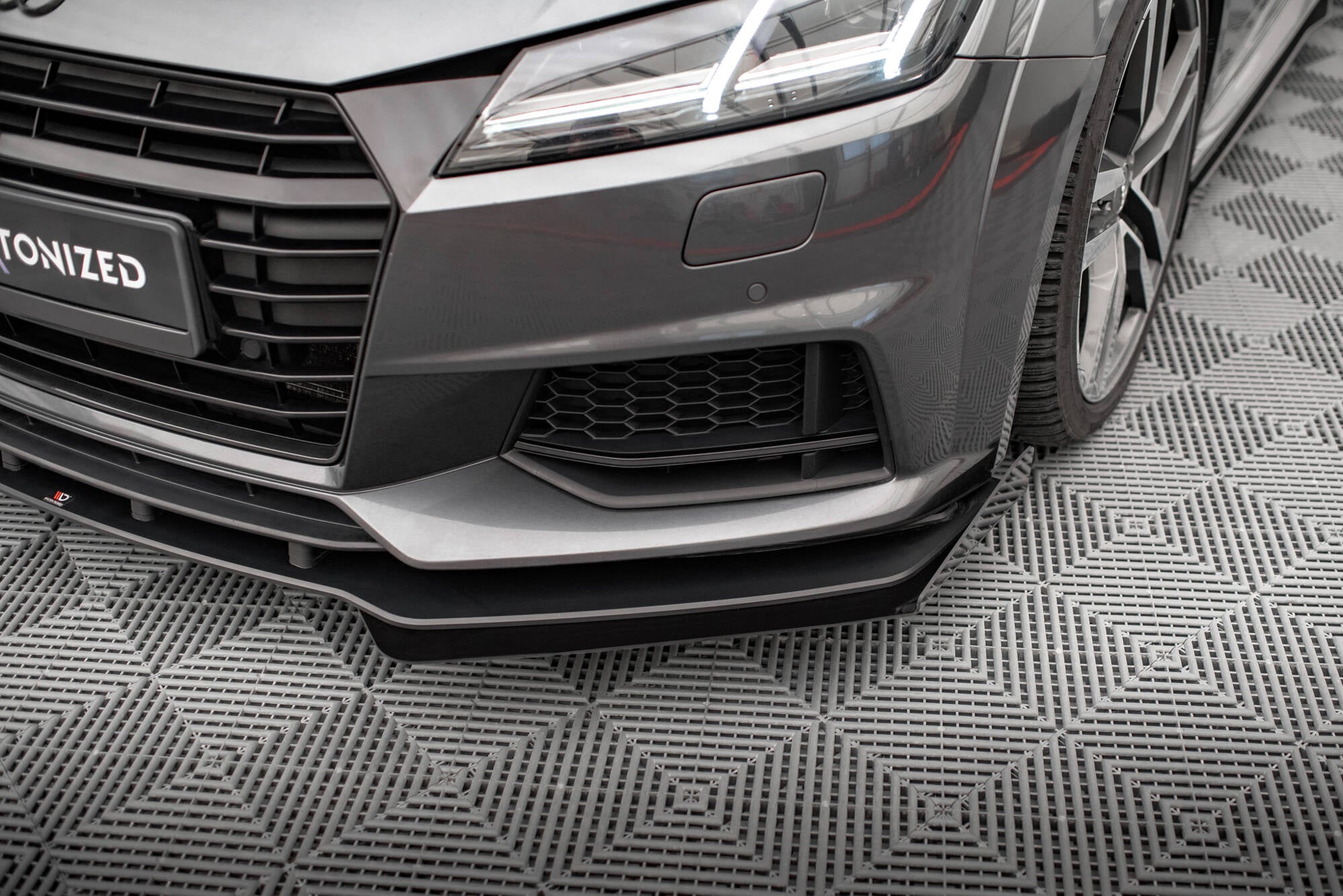 Maxton Design Front Stoßstange Flaps passend für Audi TT S / S-Line 8S schwarz Hochglanz