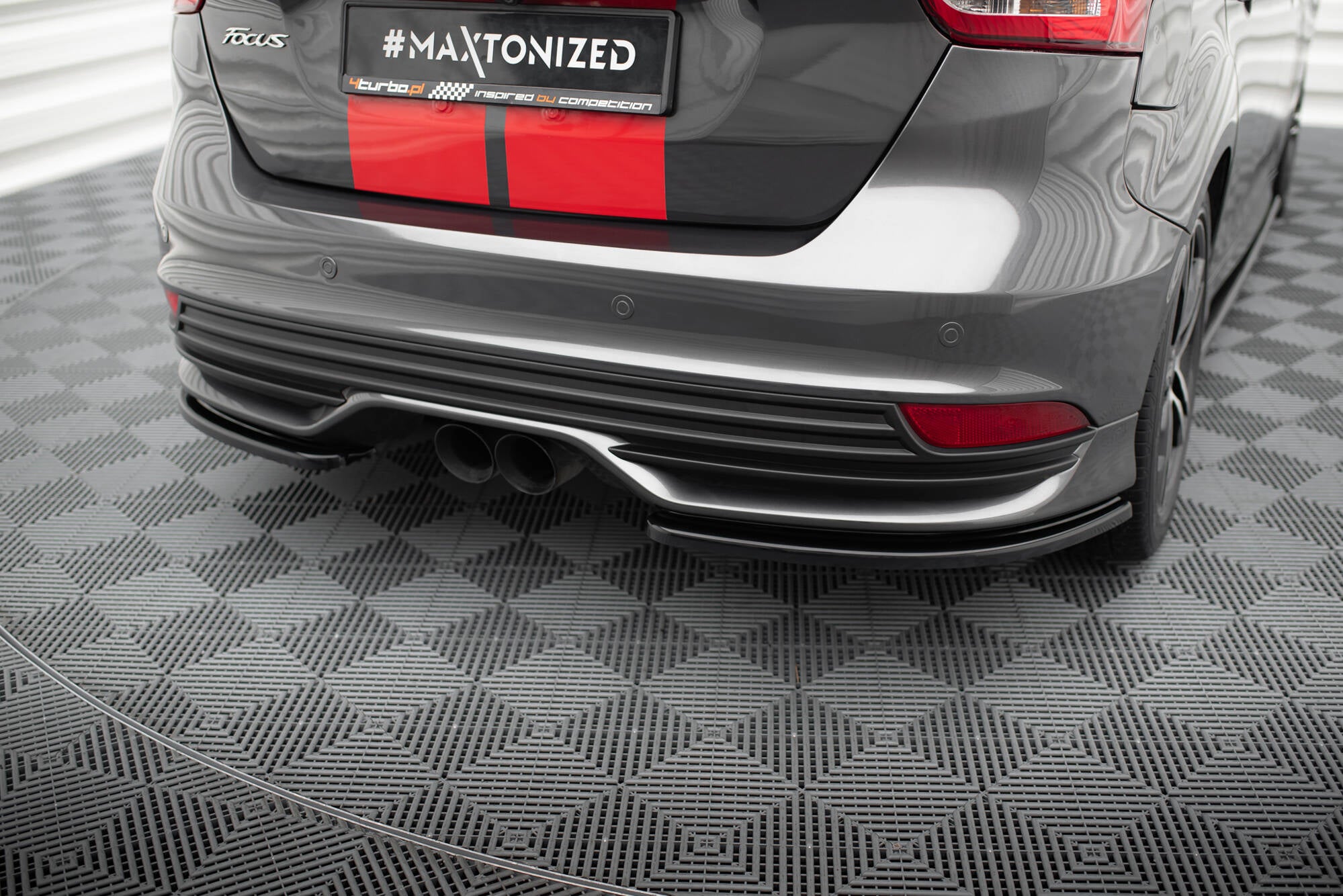 Maxton Design Heck Ansatz Flaps Diffusor passend für Ford Focus ST Mk3 FL schwarz Hochglanz