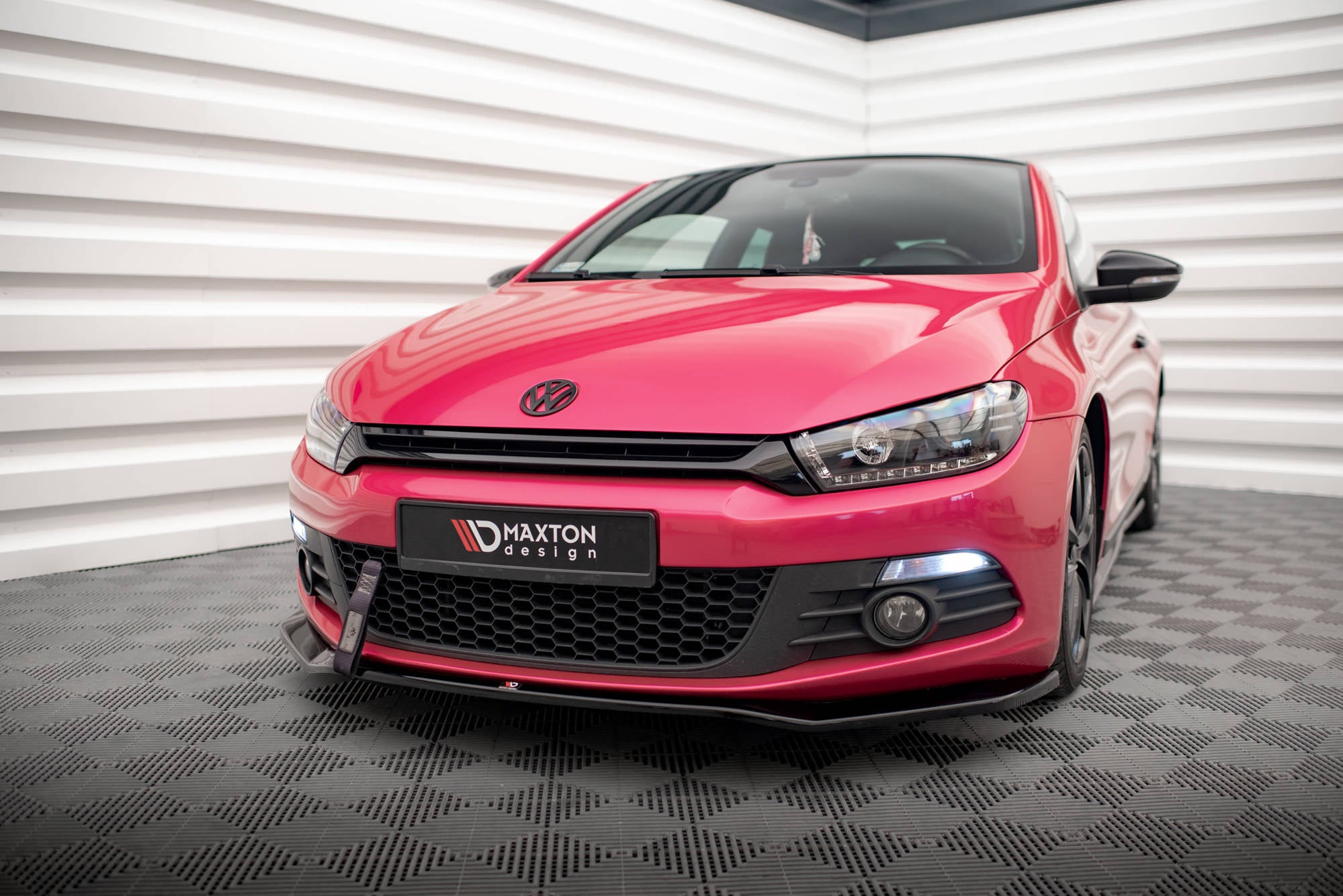 Maxton Design Street+ Spoilerlippe Front Ansatz V.2 passend für VW Scirocco Mk3 schwarz Hochglanz