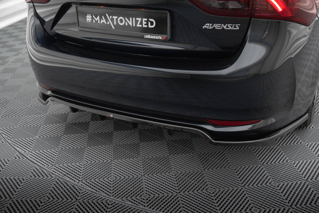 Maxton Design Street+ Mittlerer Diffusor RACE passend für Toyota Avensis Limousine Mk3 Facelift schwarz Hochglanz
