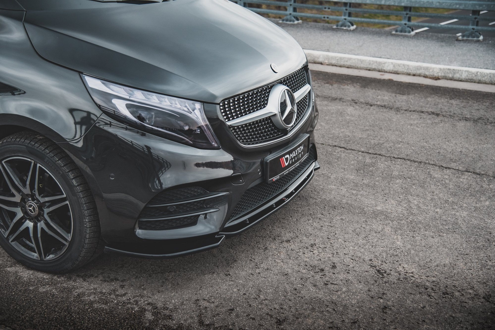 Maxton Design Street+ Spoilerlippe Front Ansatz V.1 passend für Mercedes-Benz V-Klasse AMG-Line W447 Facelift schwarz Hochglanz