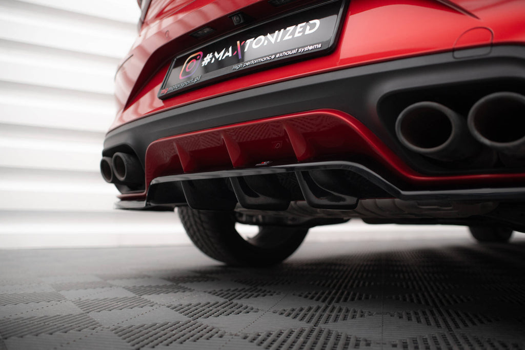 Maxton Design Street+ Mittlerer Diffusor RACE passend für Cupra Leon Hatchback Mk1 schwarz Hochglanz
