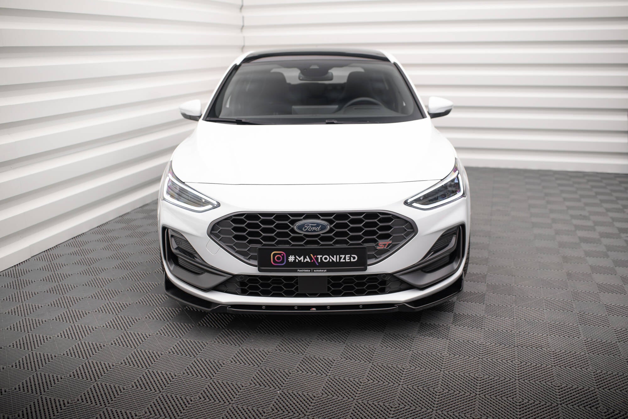Maxton Design Street+ Spoilerlippe Front Ansatz V.7 passend für Ford Focus ST / ST-Line Mk4 Facelift schwarz Hochglanz