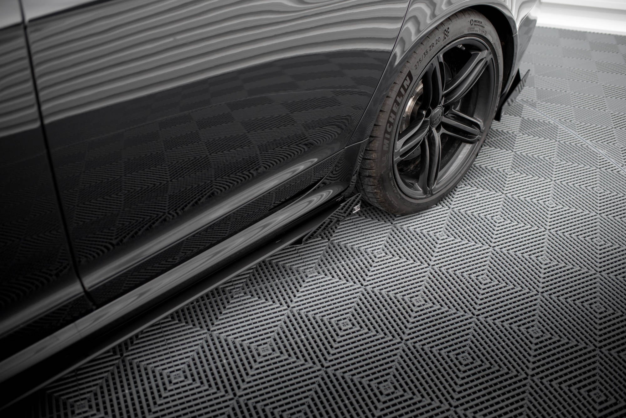 Maxton Design Seitenschweller Flaps passend für Audi RS6 Avant C6 schwarz Hochglanz