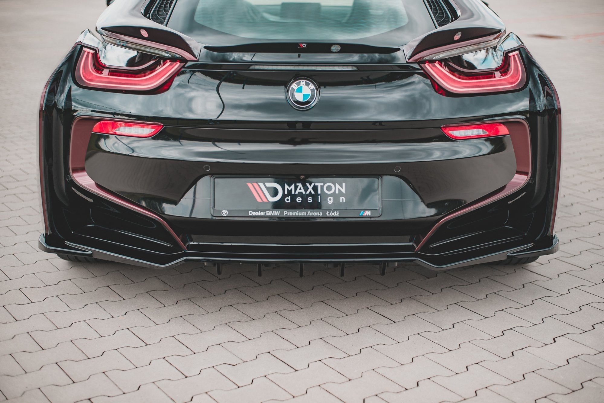 Maxton Design Mittlerer Diffusor Heck Ansatz DTM Look für BMW i8 Carbon Look
