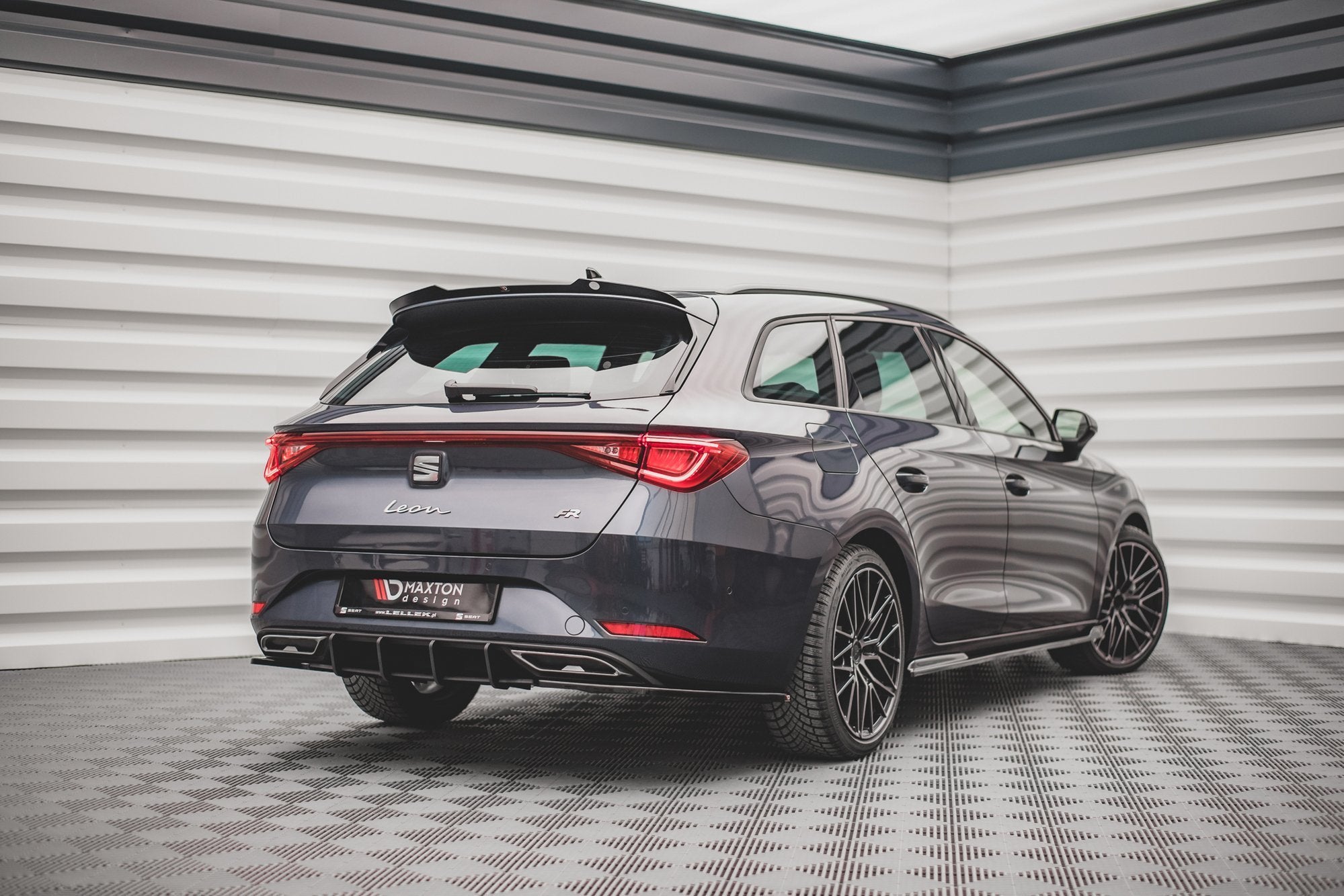 Maxton Design Street Pro Heckschürze passend für Seat Leon FR ST Mk4