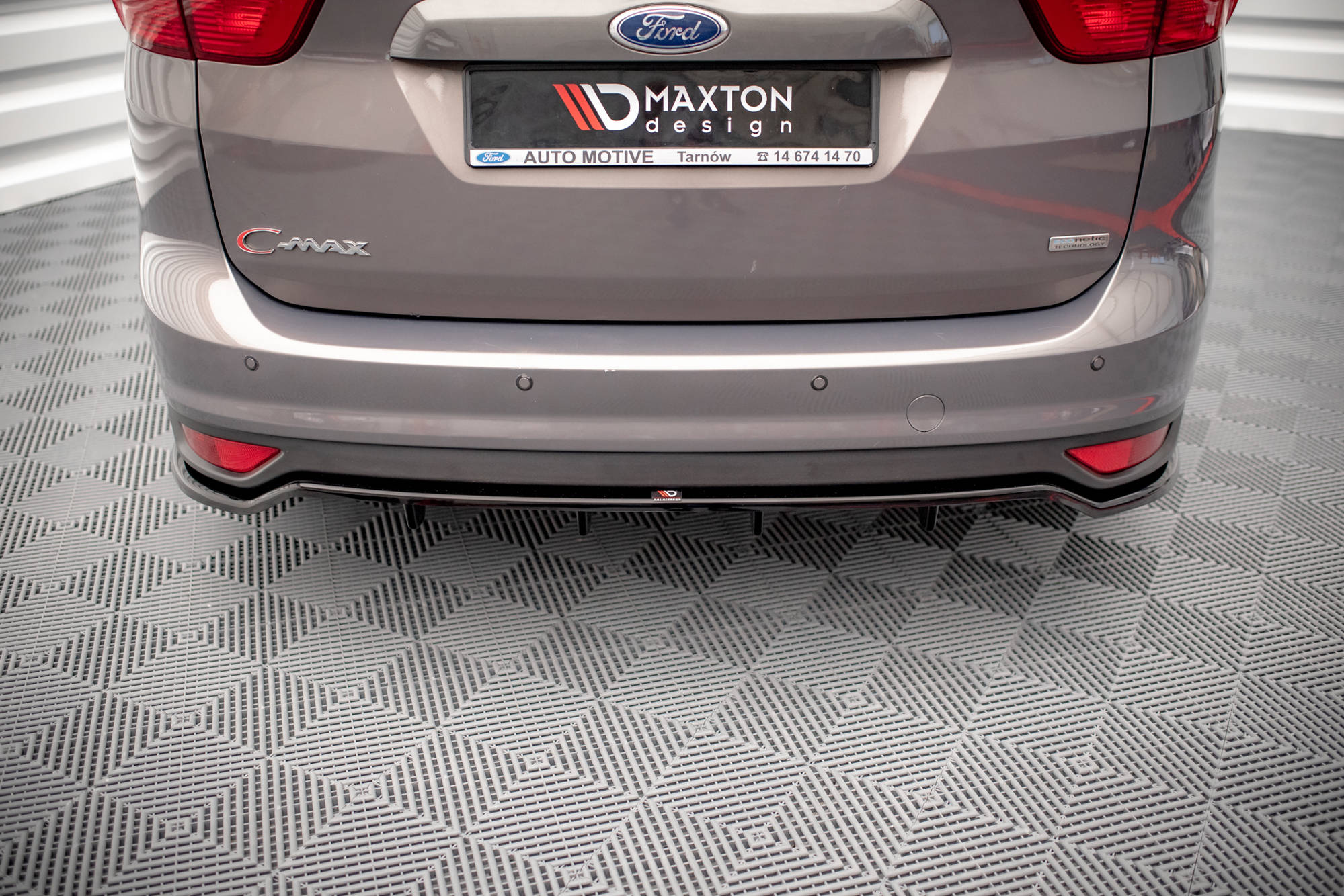 Maxton Design Street+ Mittlerer Diffusor RACE passend für Ford C-Max Mk2 schwarz Hochglanz