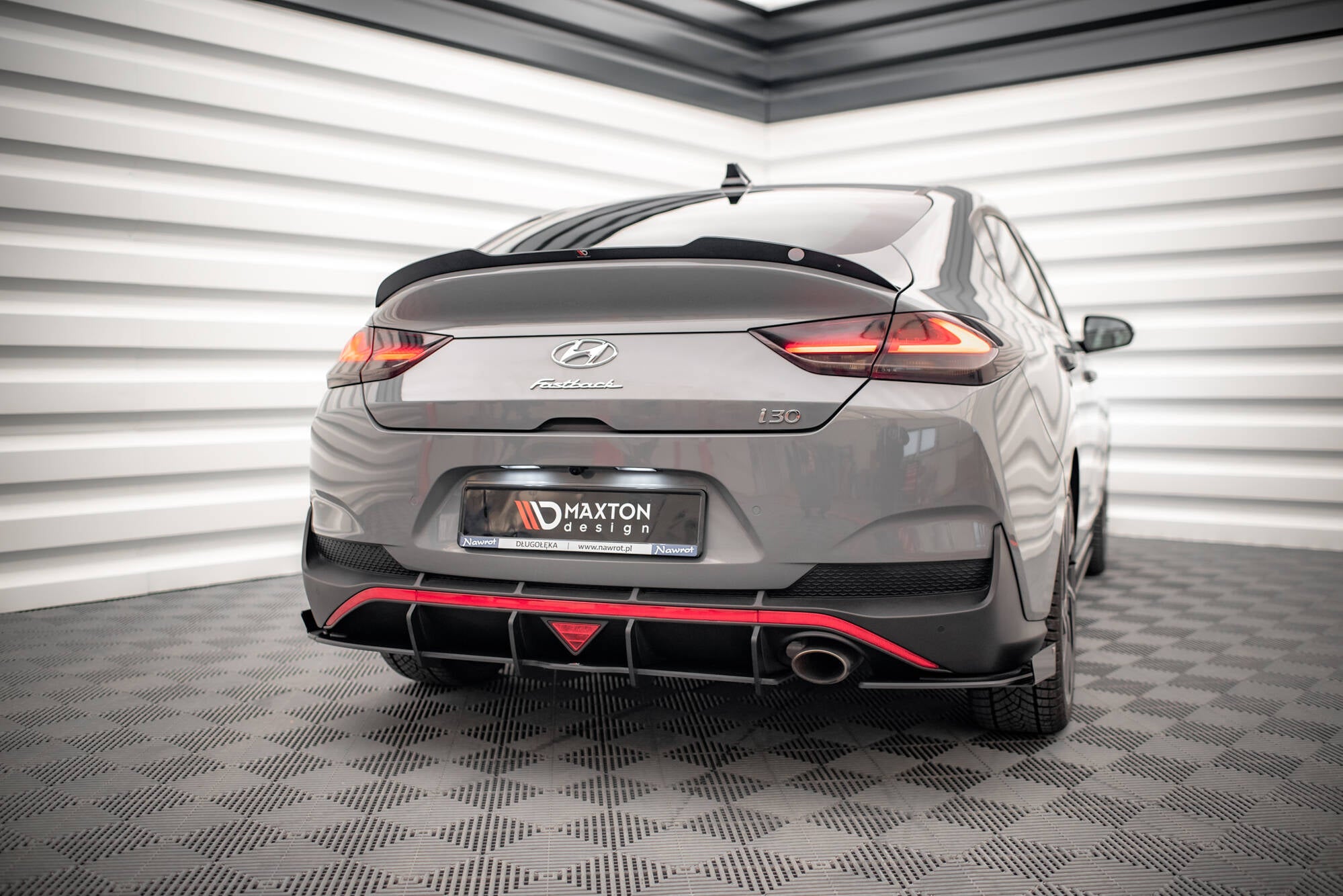 Maxton Design Hintere Seiten Flaps passend für Hyundai I30 Fastback N-Line Mk3 Facelift schwarz Hochglanz