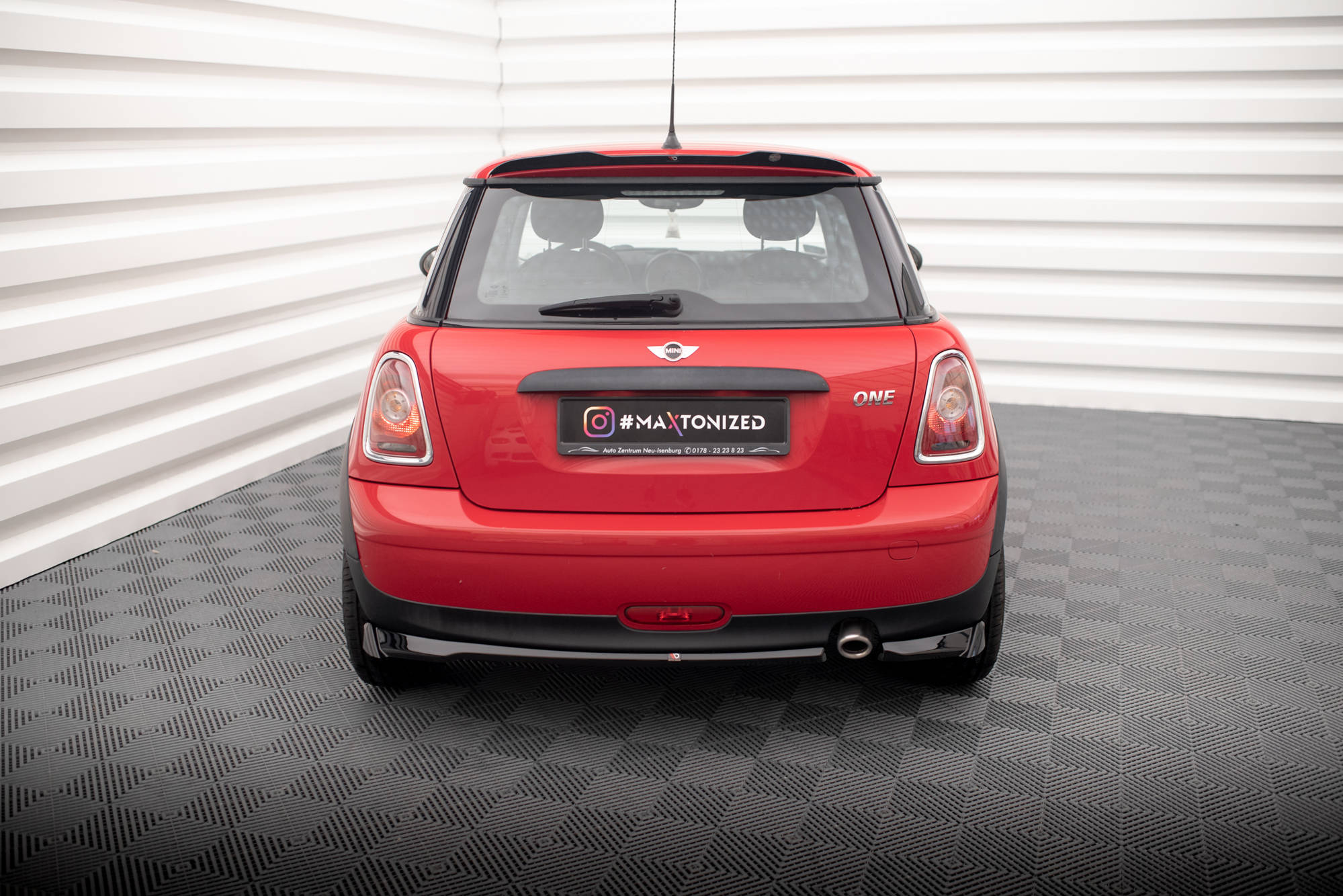 Maxton Design Heck Ansatz Flaps Diffusor passend für Mini One R56 schwarz Hochglanz