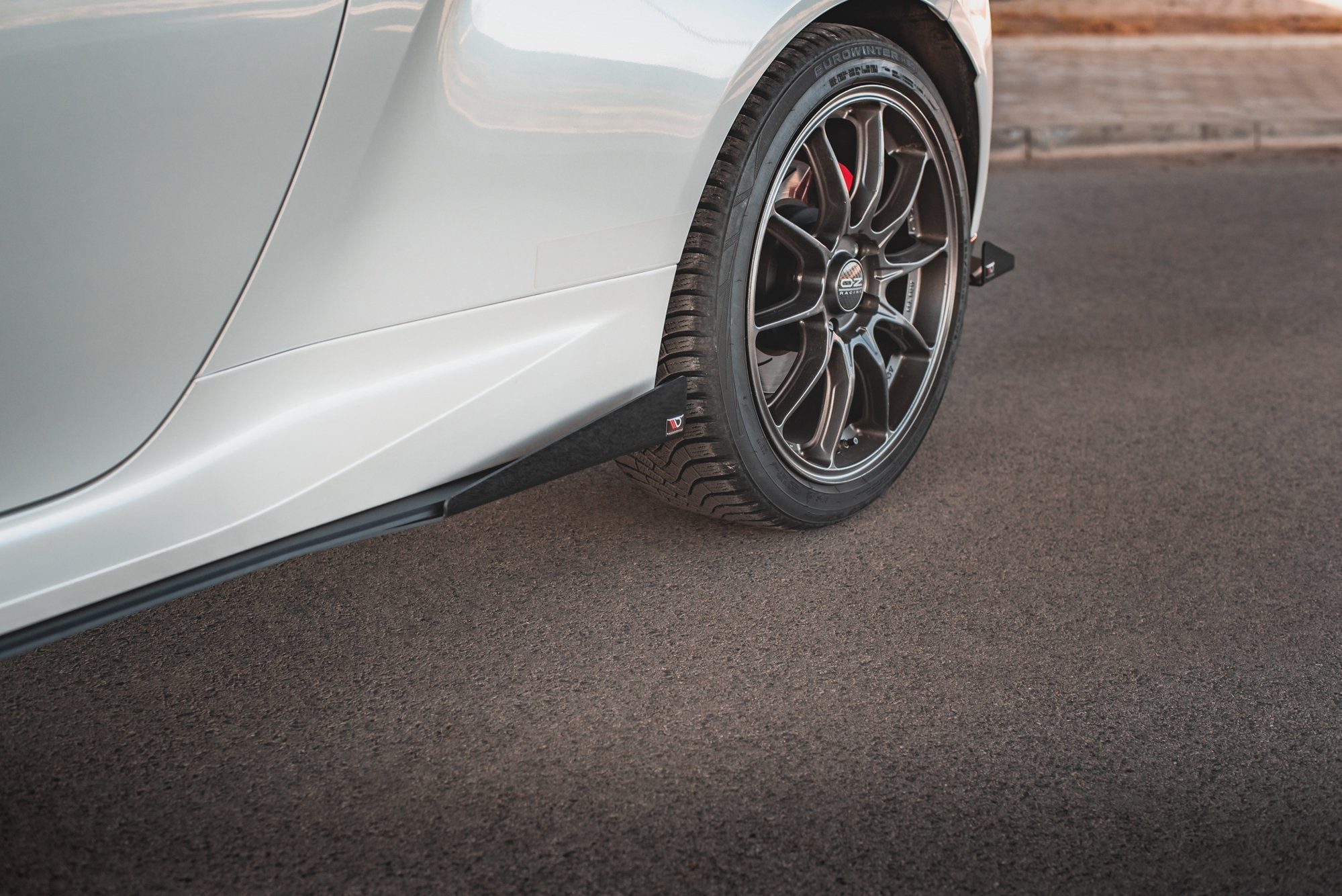 Maxton Design Seitenschweller Flaps passend für Toyota GR Yaris Mk4 schwarz Hochglanz