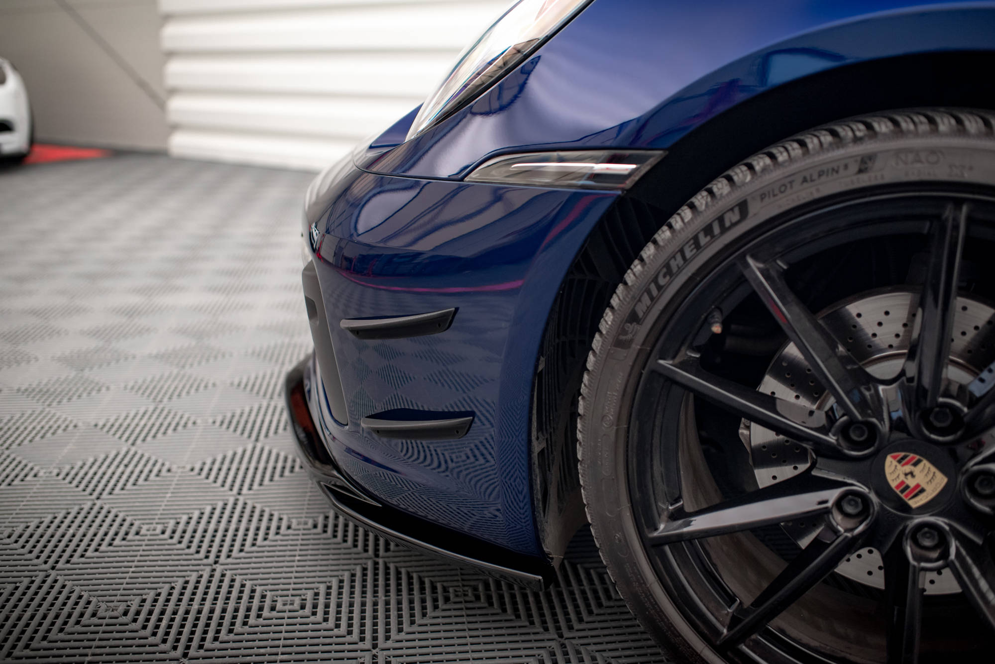 Maxton Design Stoßstangen Flaps Wings vorne Canards passend für Porsche 911 Carrera Aero 992