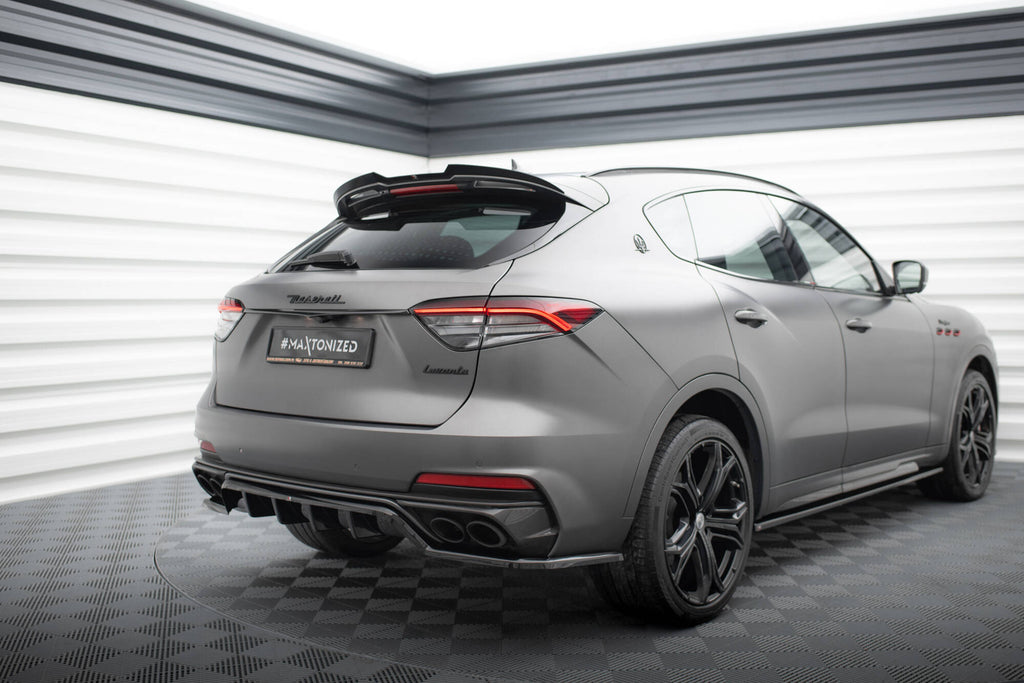 Maxton Design Street+ Mittlerer Diffusor RACE passend für Maserati Levante Trofeo Mk1 schwarz Hochglanz